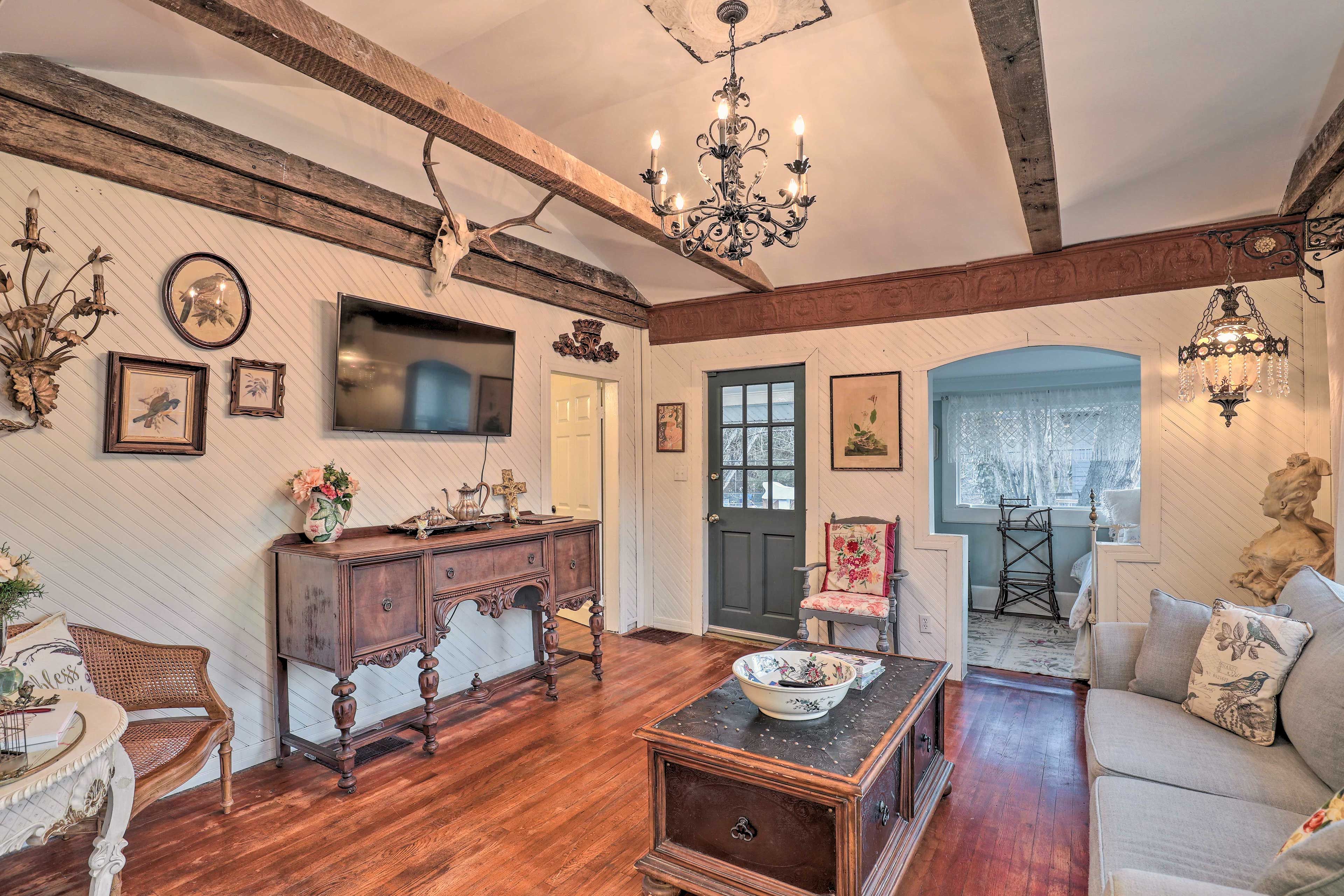 Living Room | Access via Front Entrance
