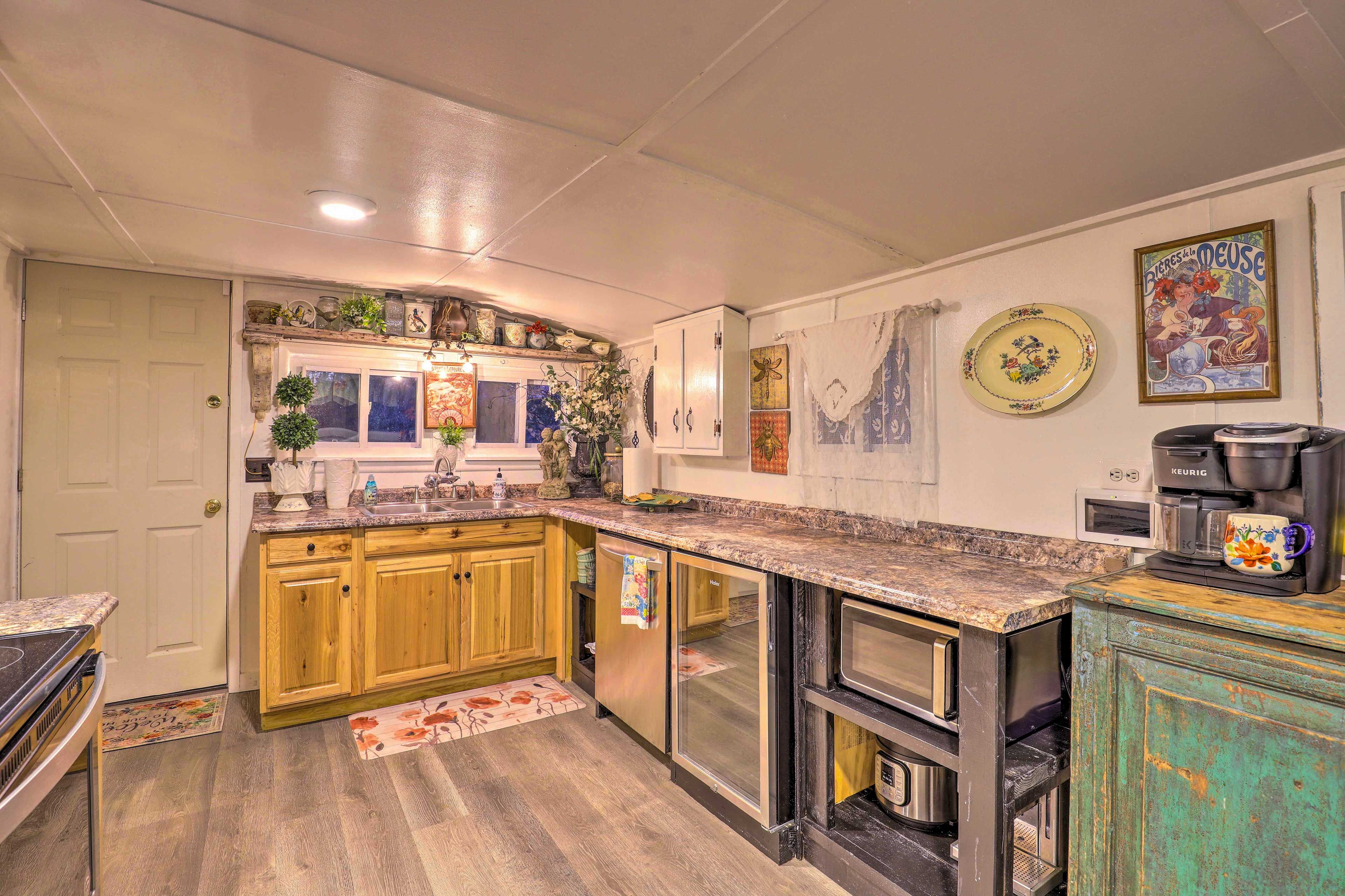 Kitchen | Blender | Toaster | Crock-Pot