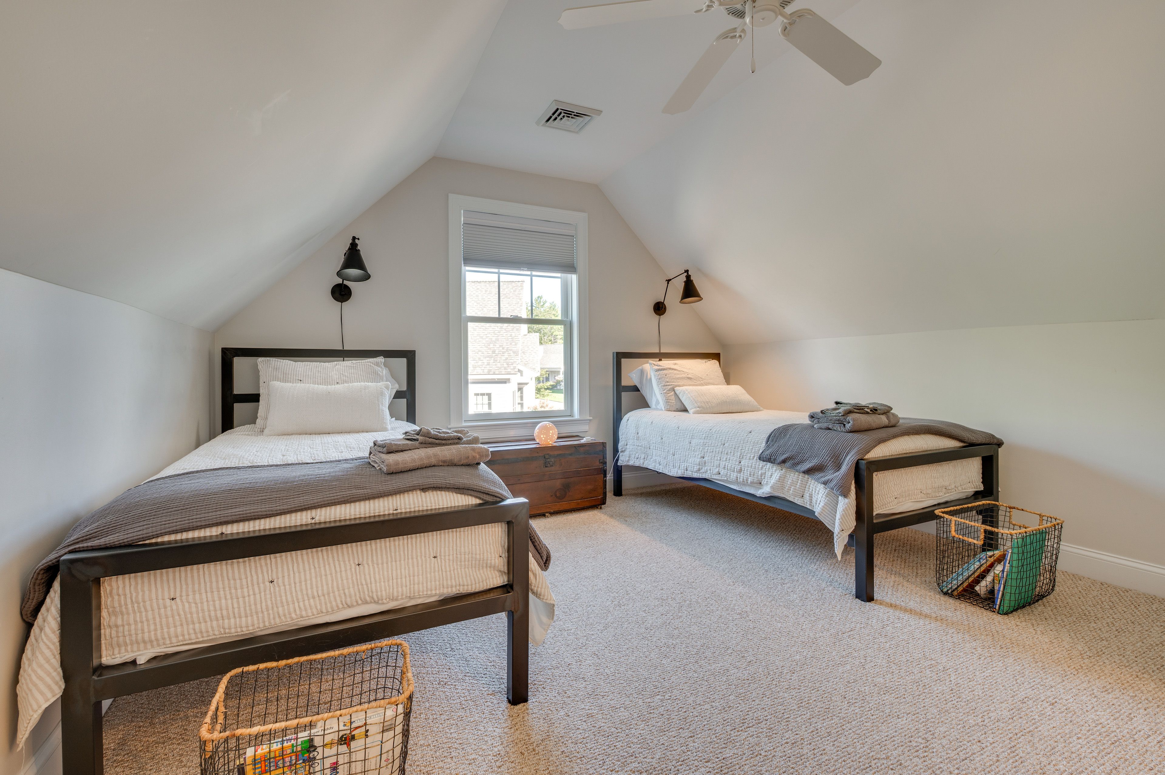 Bedroom 2 | 2 Twin Beds | 2nd Floor