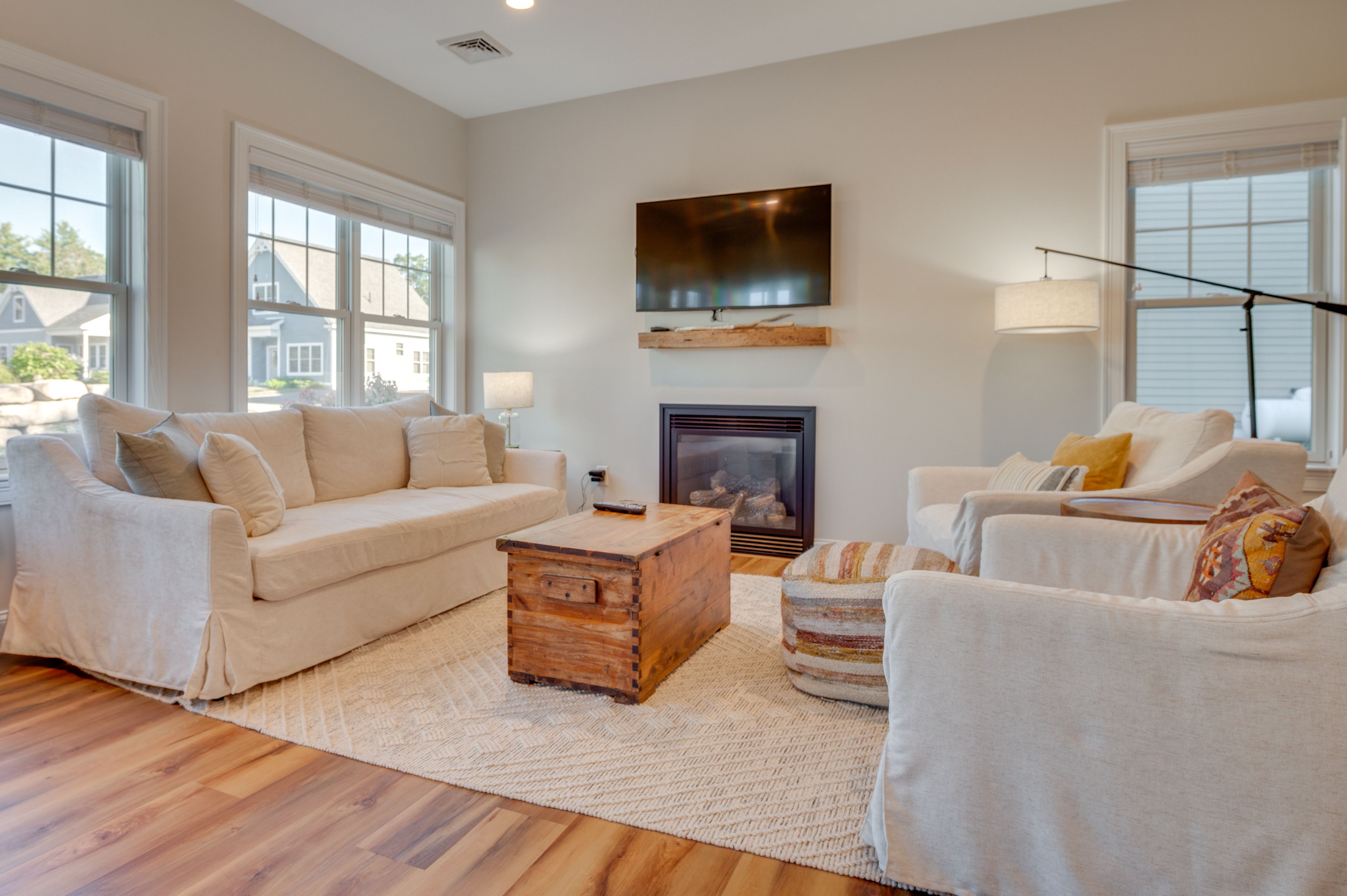 Living Room | 1st Floor | Free WiFi | Queen Sleeper Sofa | Central A/C