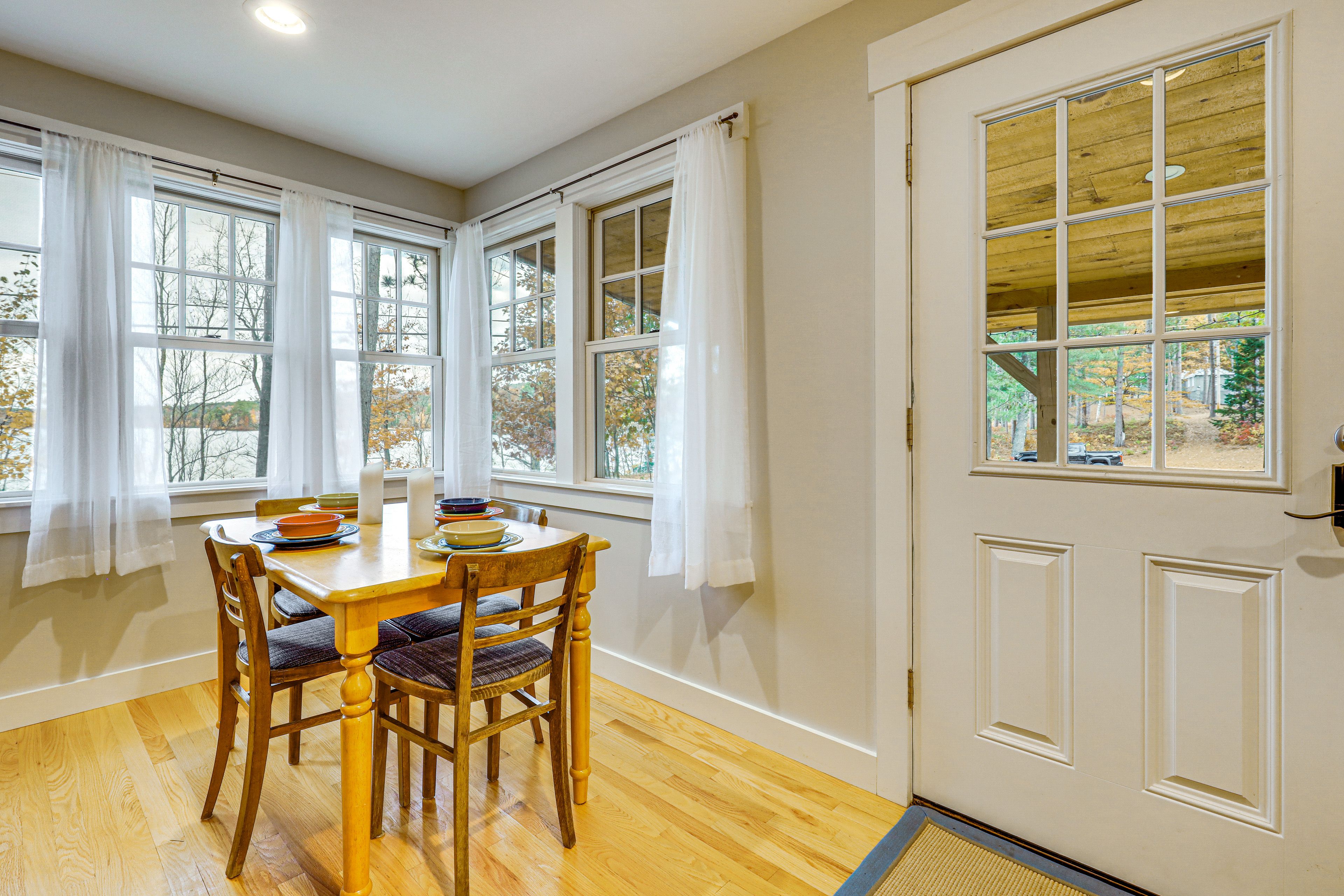 Dining Area | Dishware & Flatware