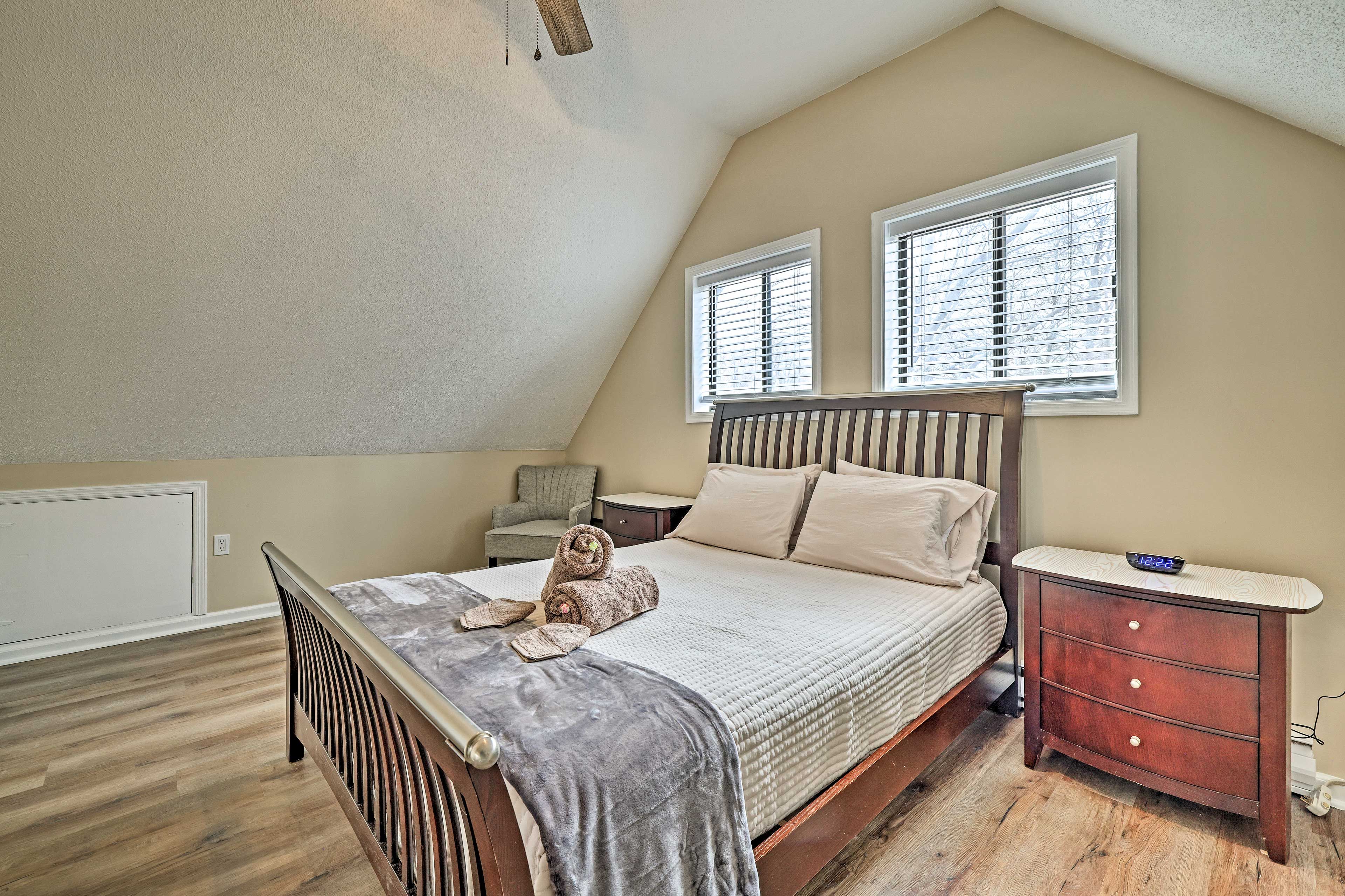 Bedroom 1 | Queen Bed | 2nd Floor