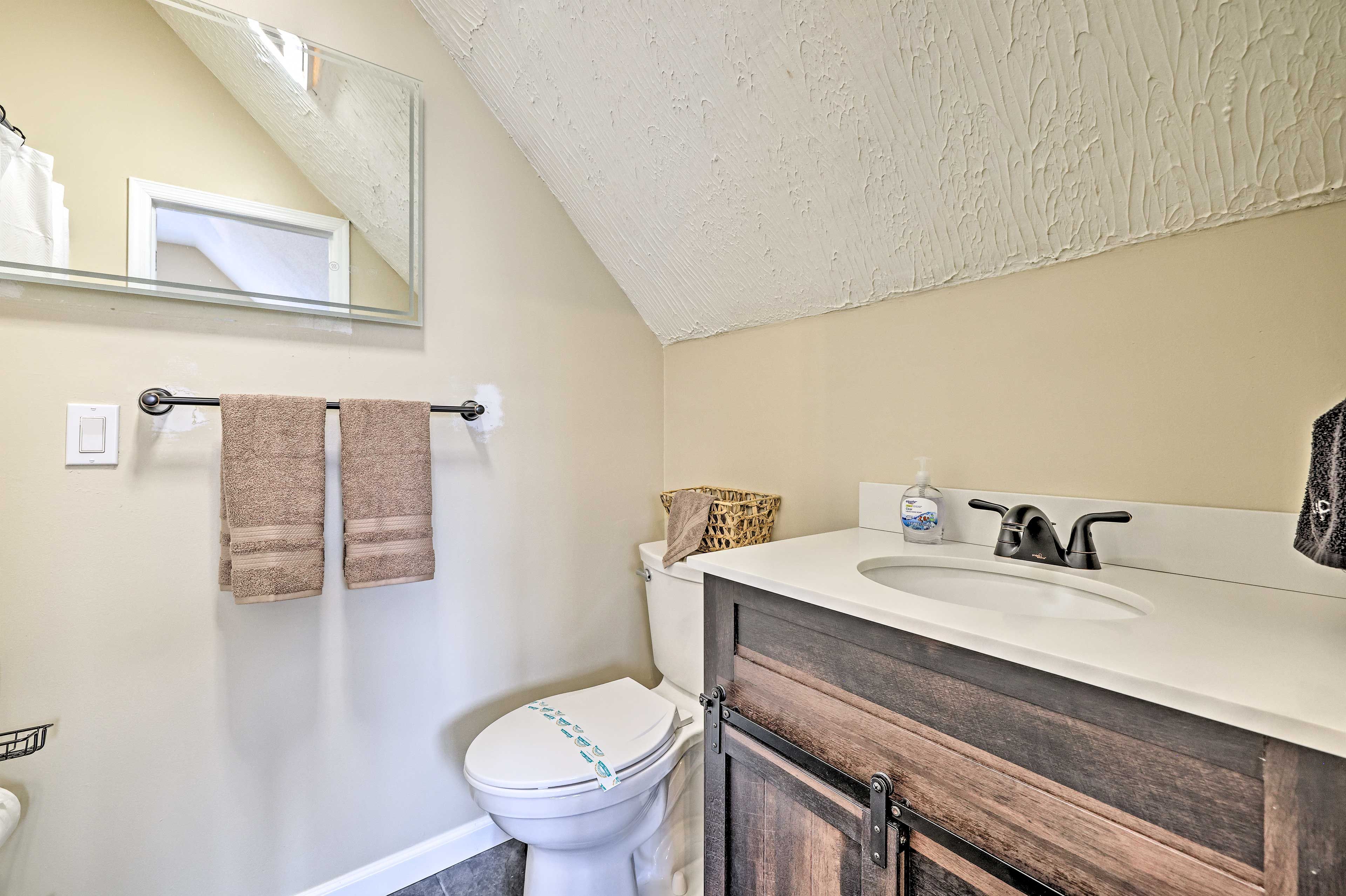En-Suite Bathroom | Complimentary Toiletries