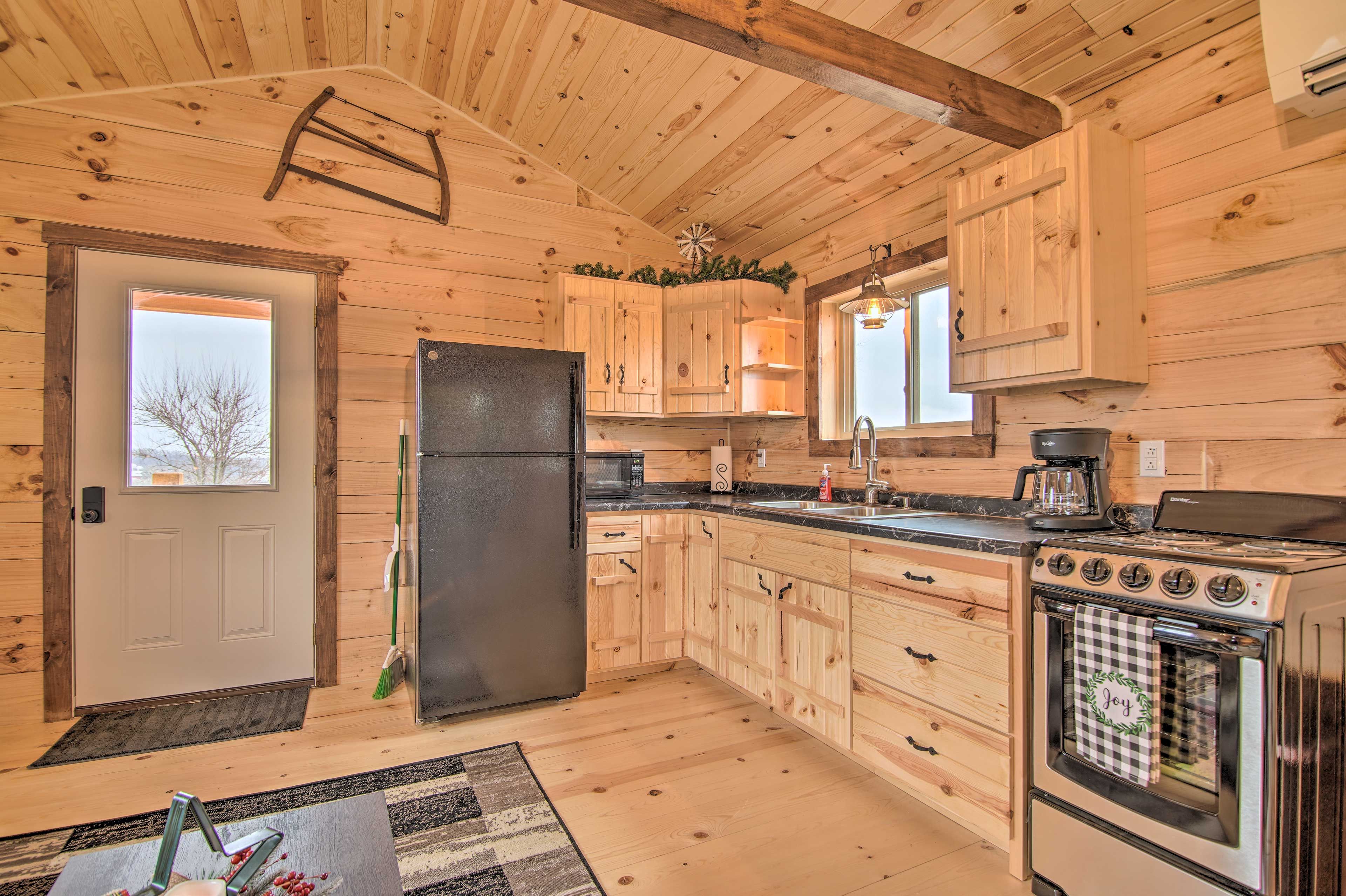 Kitchen | Drip Coffee Maker | Complimentary Spices