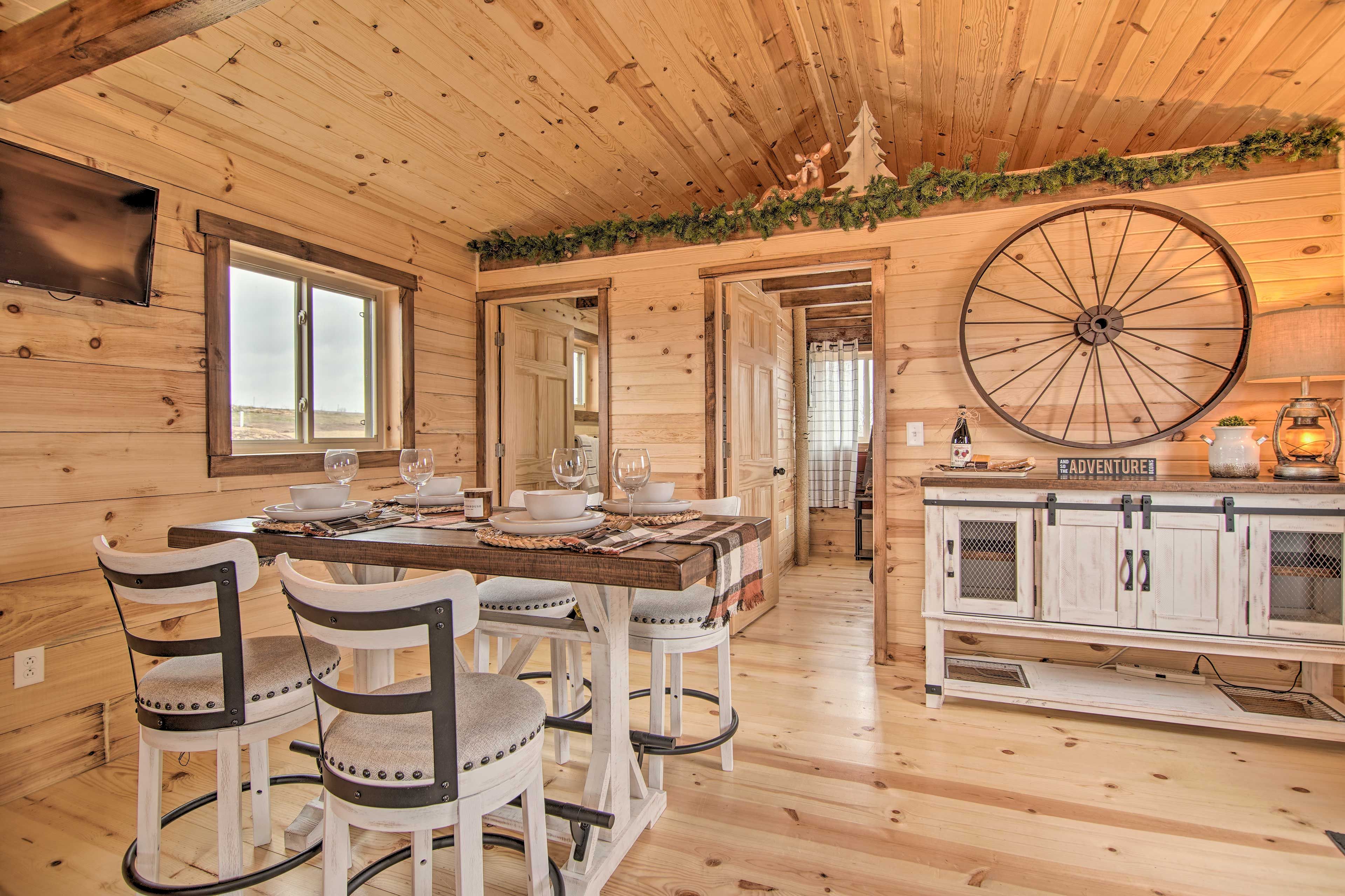Dining Area | Toaster | Tea Kettle