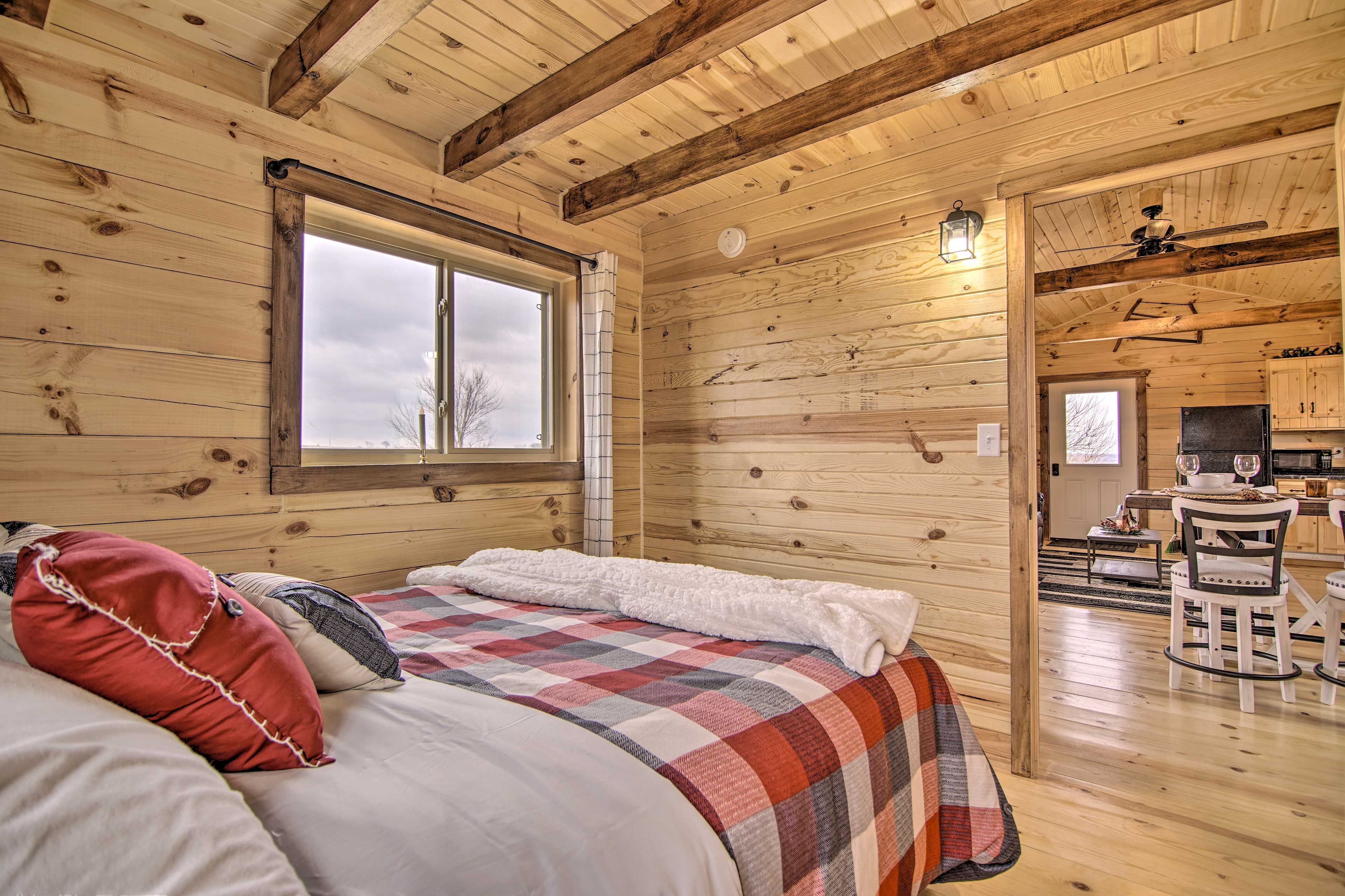 Bedroom | Linens Provided