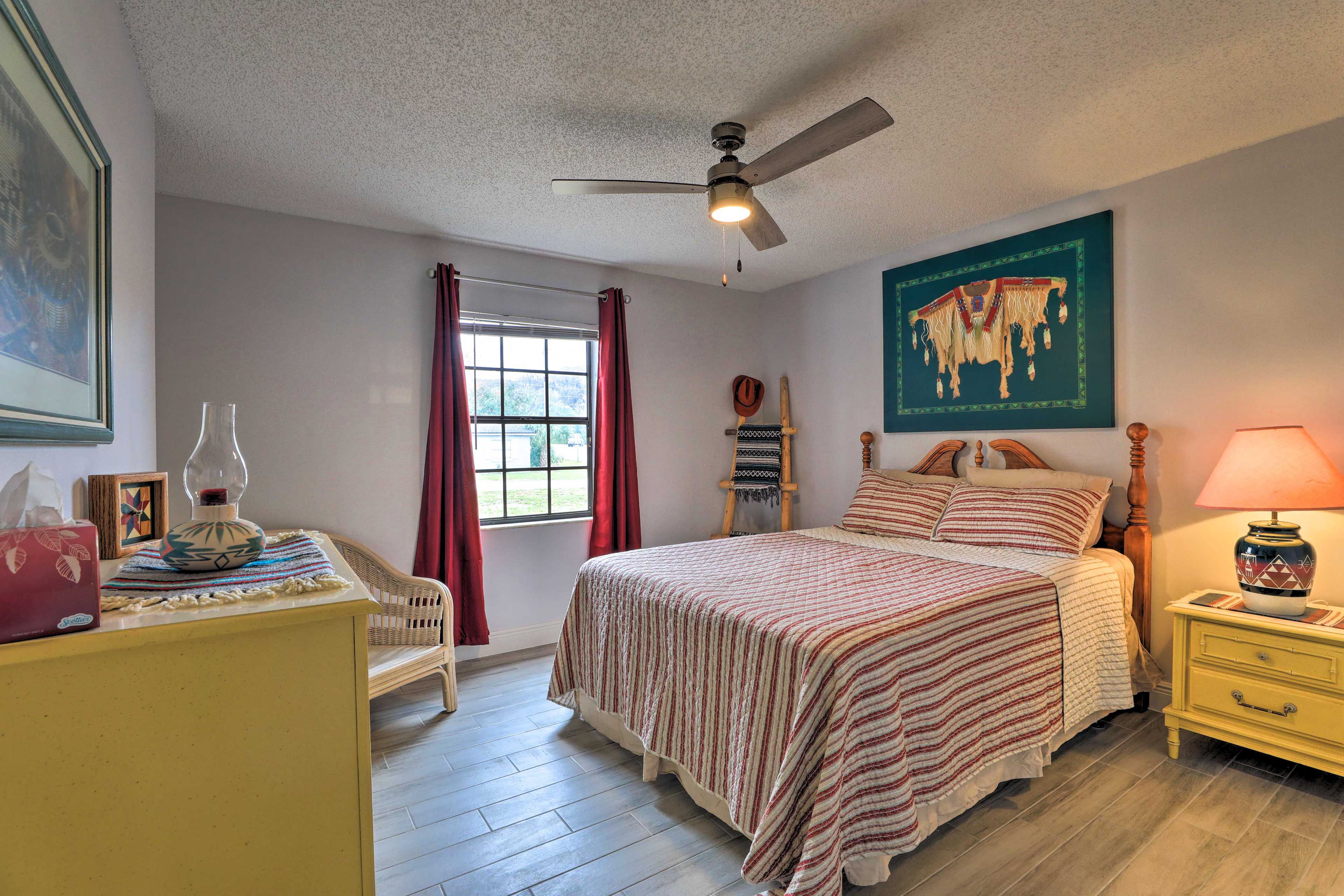 Bedroom 2 | Queen Bed