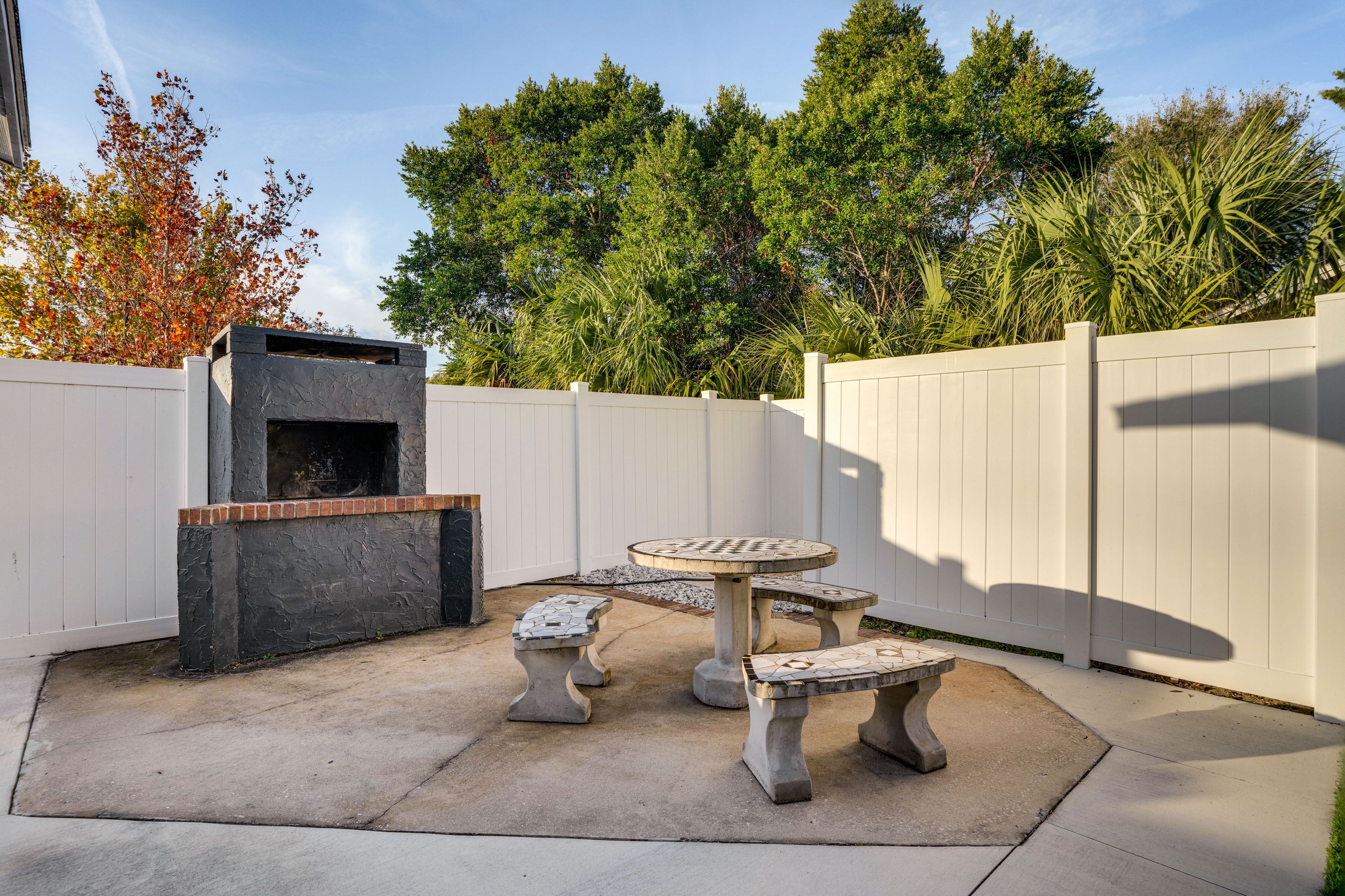 Fenced Yard | Fire Pit
