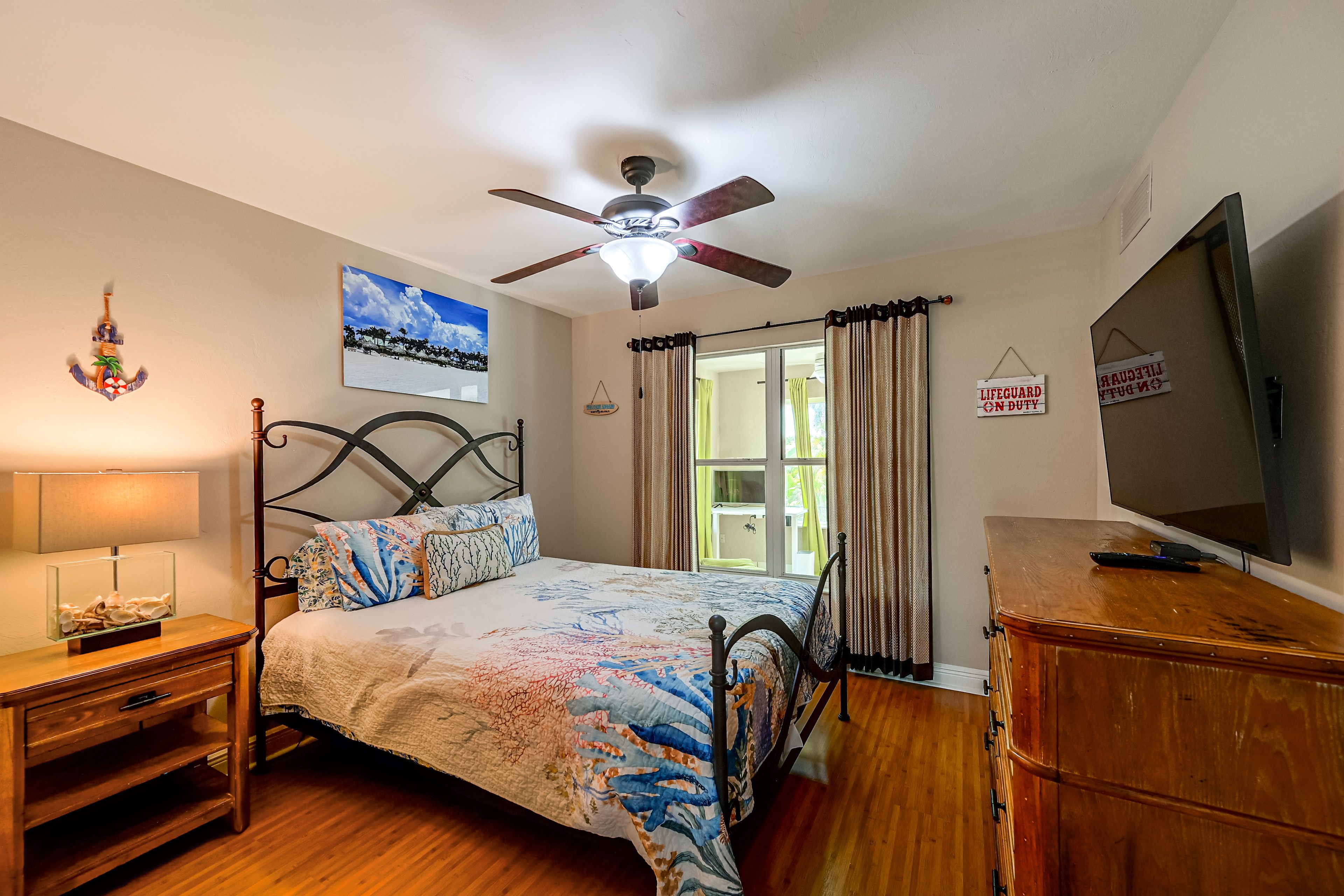 Bedroom 2 | Queen Bed