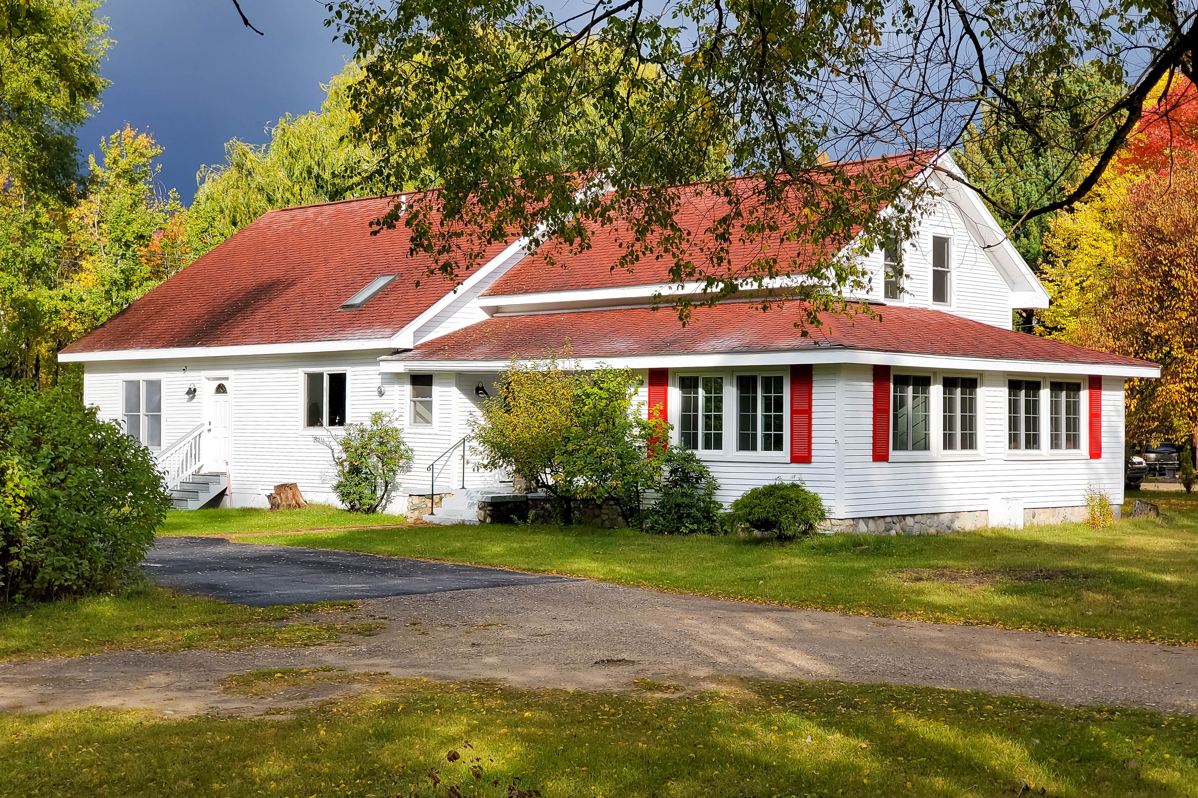 House Exterior | Yard Games | Fire Pits | Sand Dune Access
