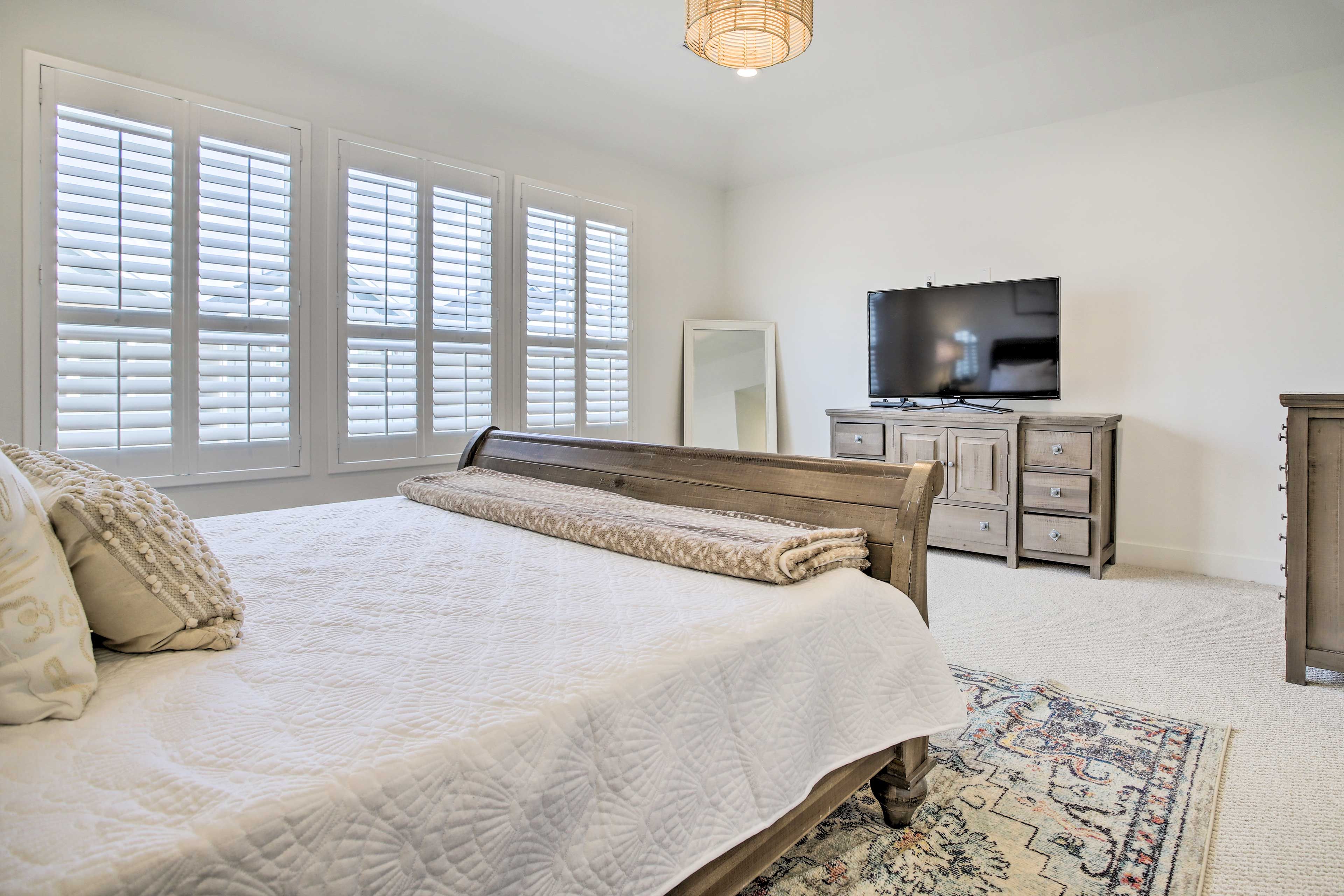 Bedroom 1 | Smart TV
