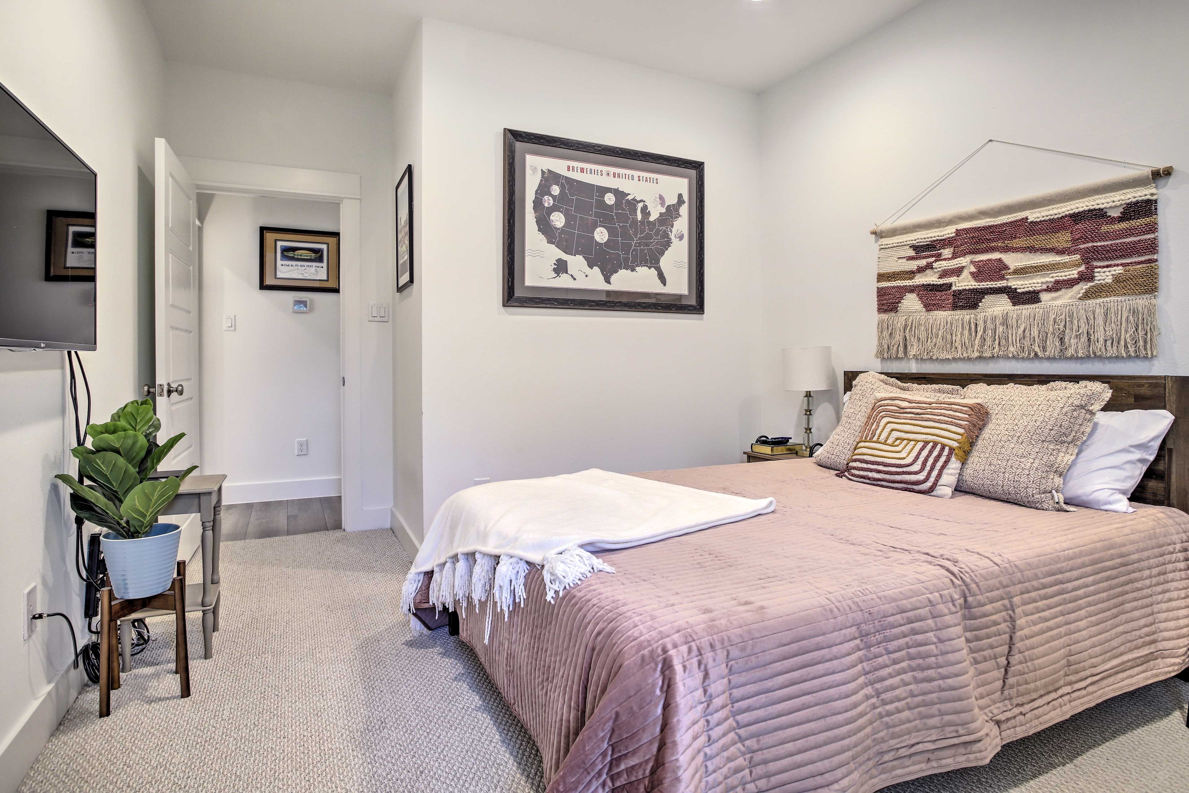 Bedroom 2 | Smart TV