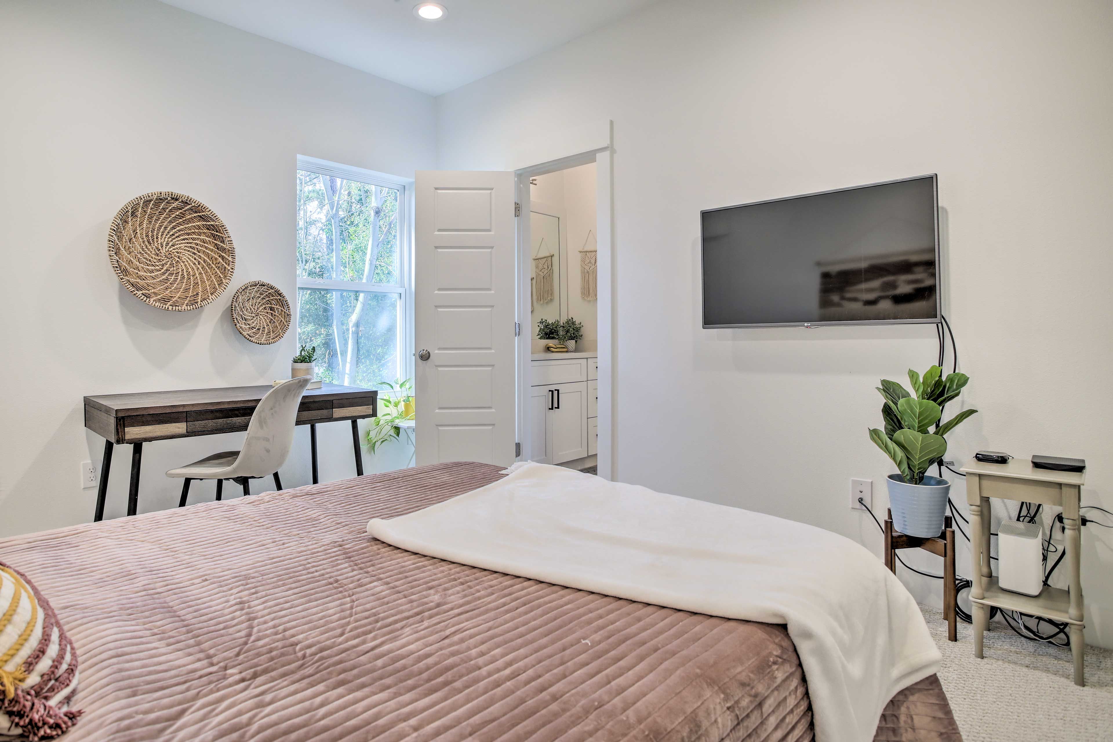 Bedroom 2 | Laptop-Friendly Workspace