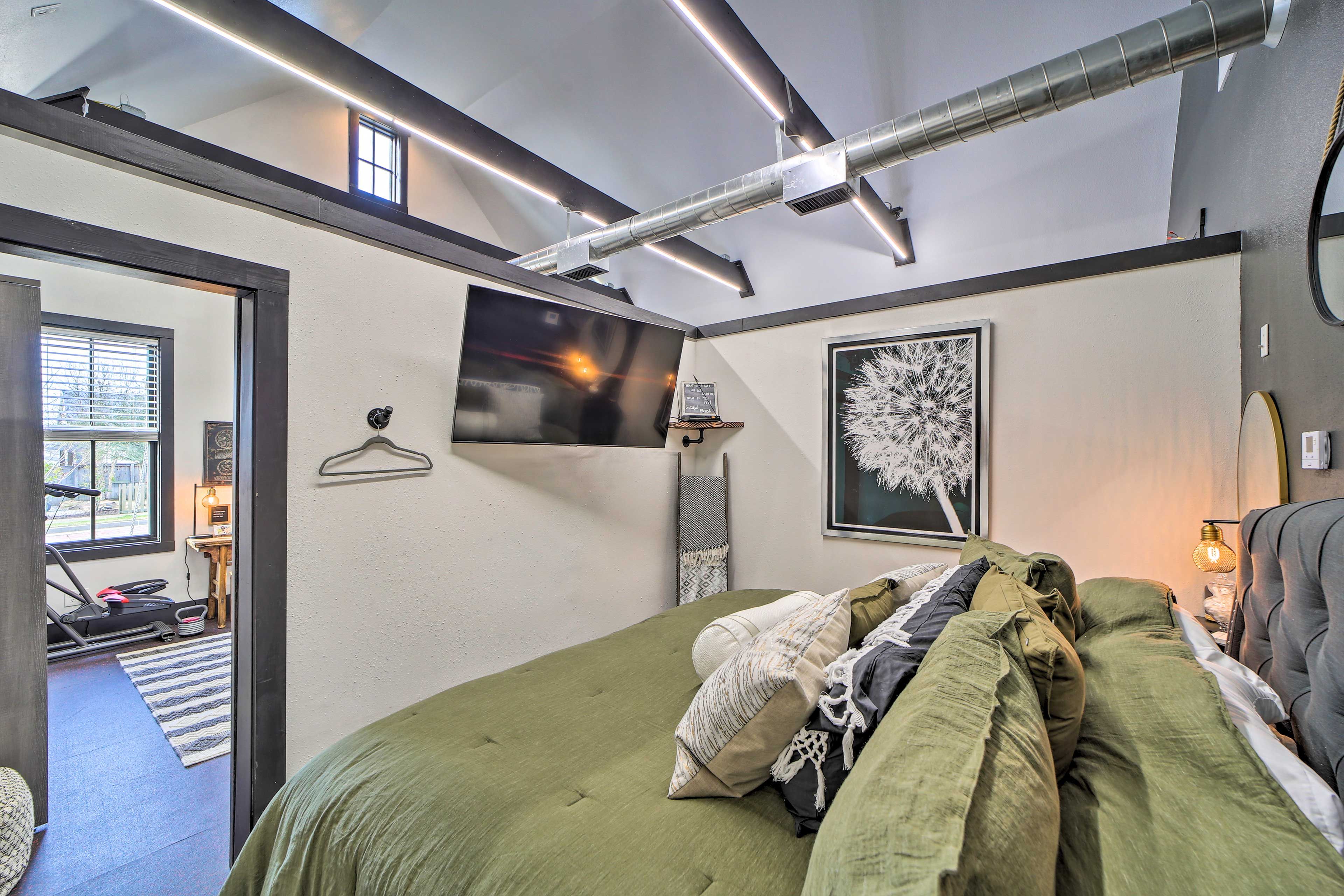 Bedroom | Smart TV