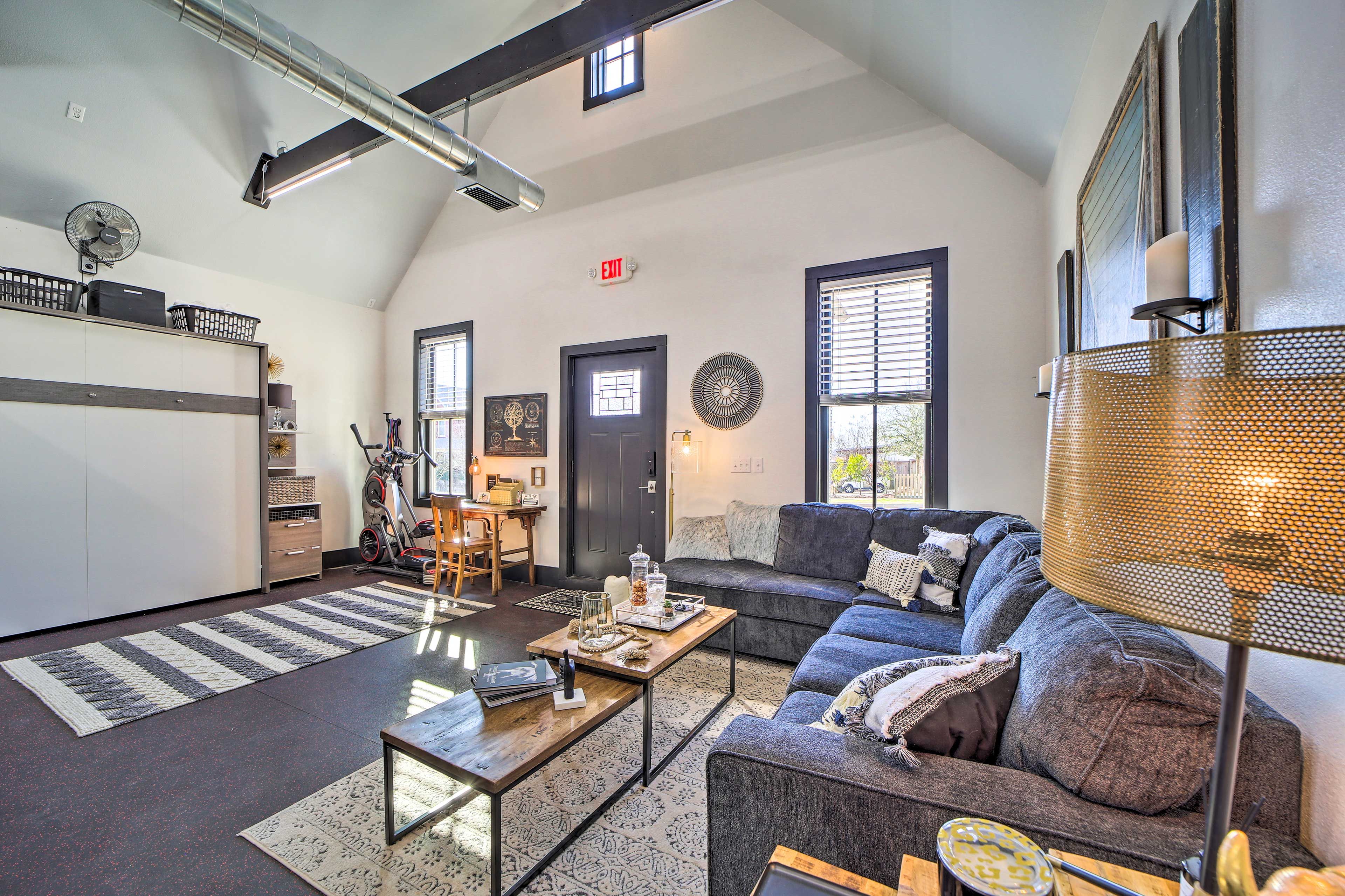 Living Room | Queen Murphy Bed