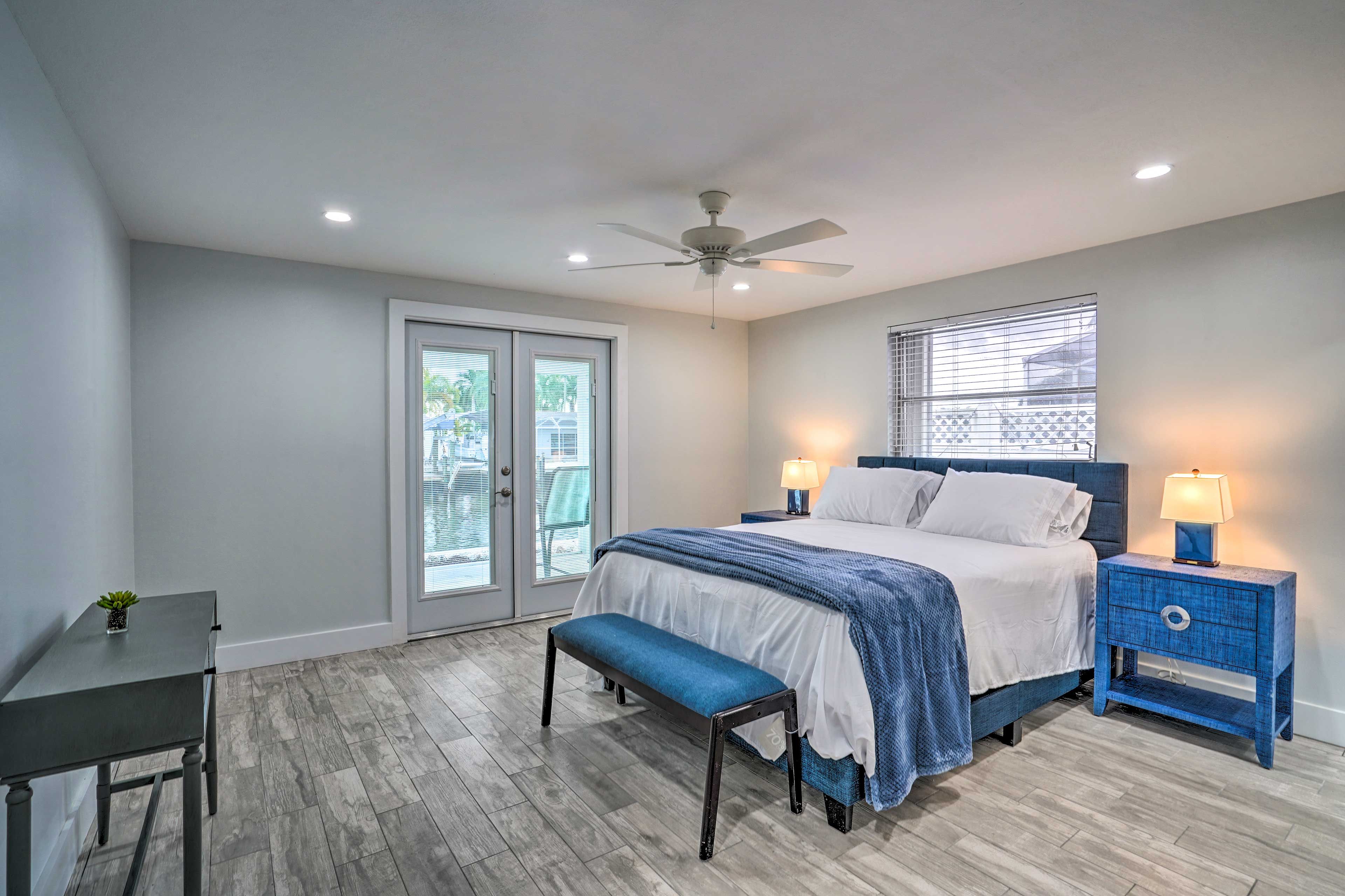 Bedroom 1 | King Bed