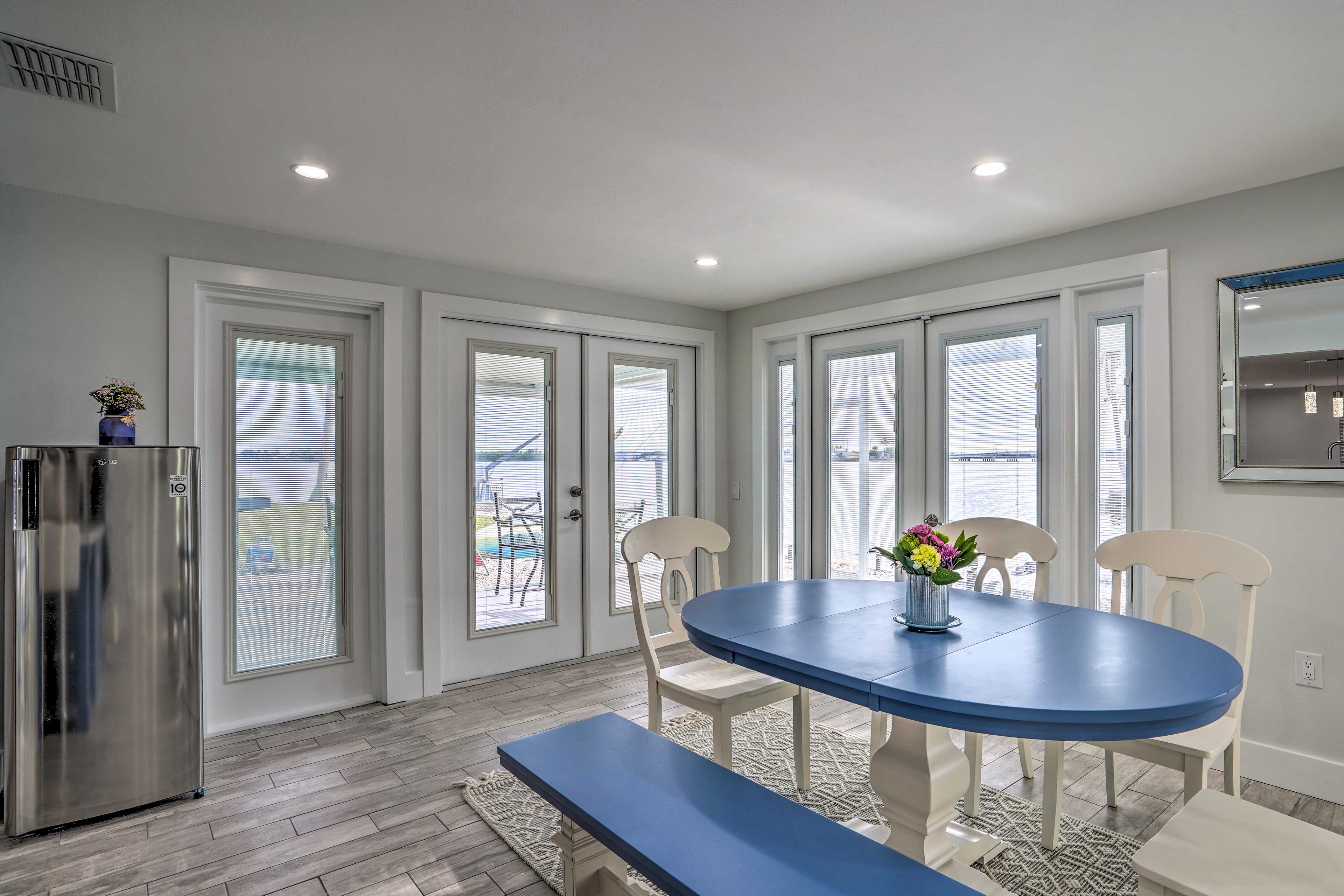 Dining Area | Dishware & Flatware