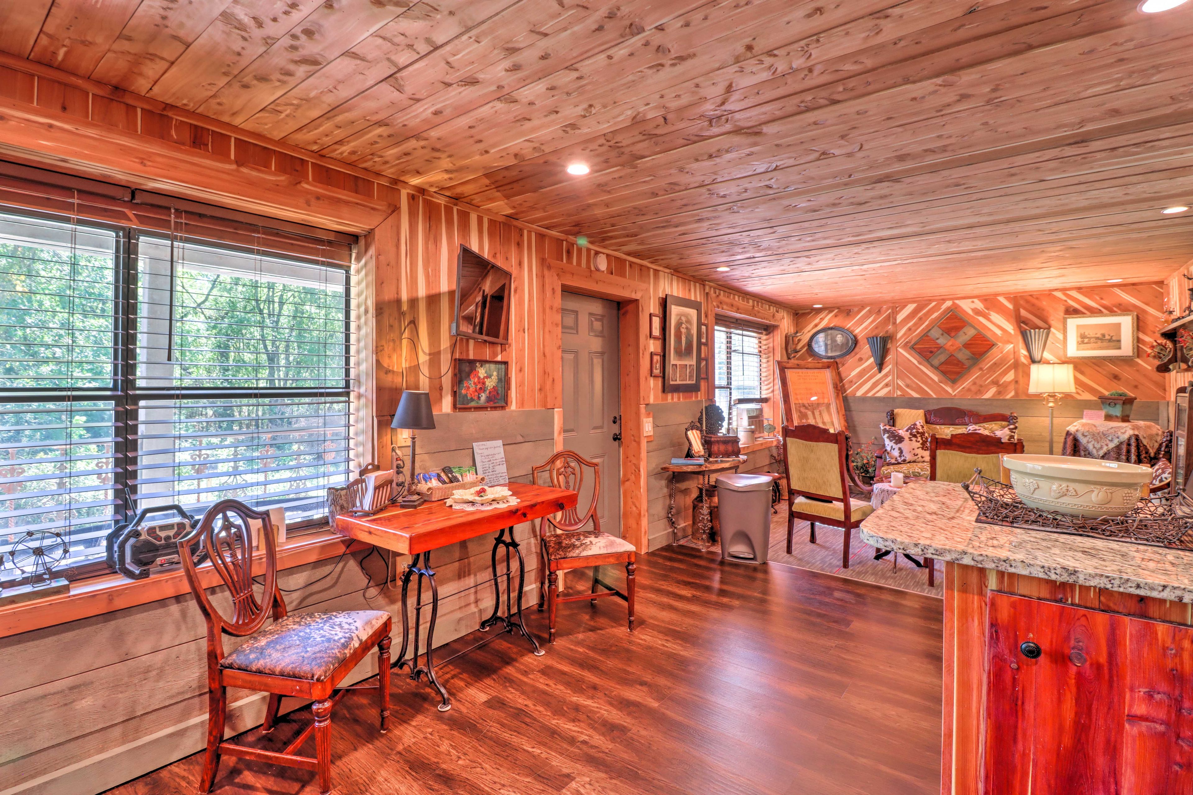 Dining Area | Smart TV | Dishware/Flatware Provided | Complimentary Spices