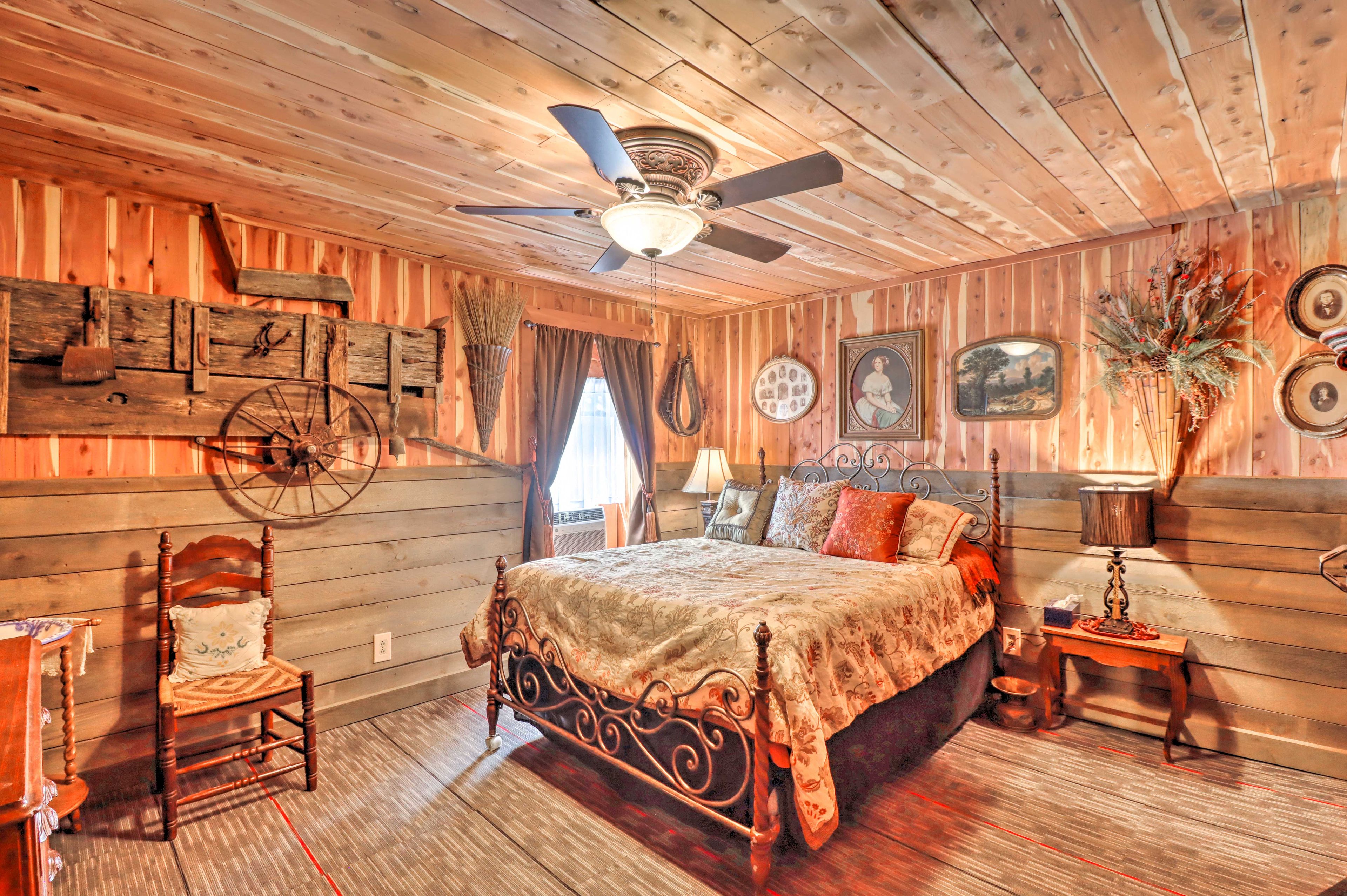 Bedroom 1 | Smart TV
