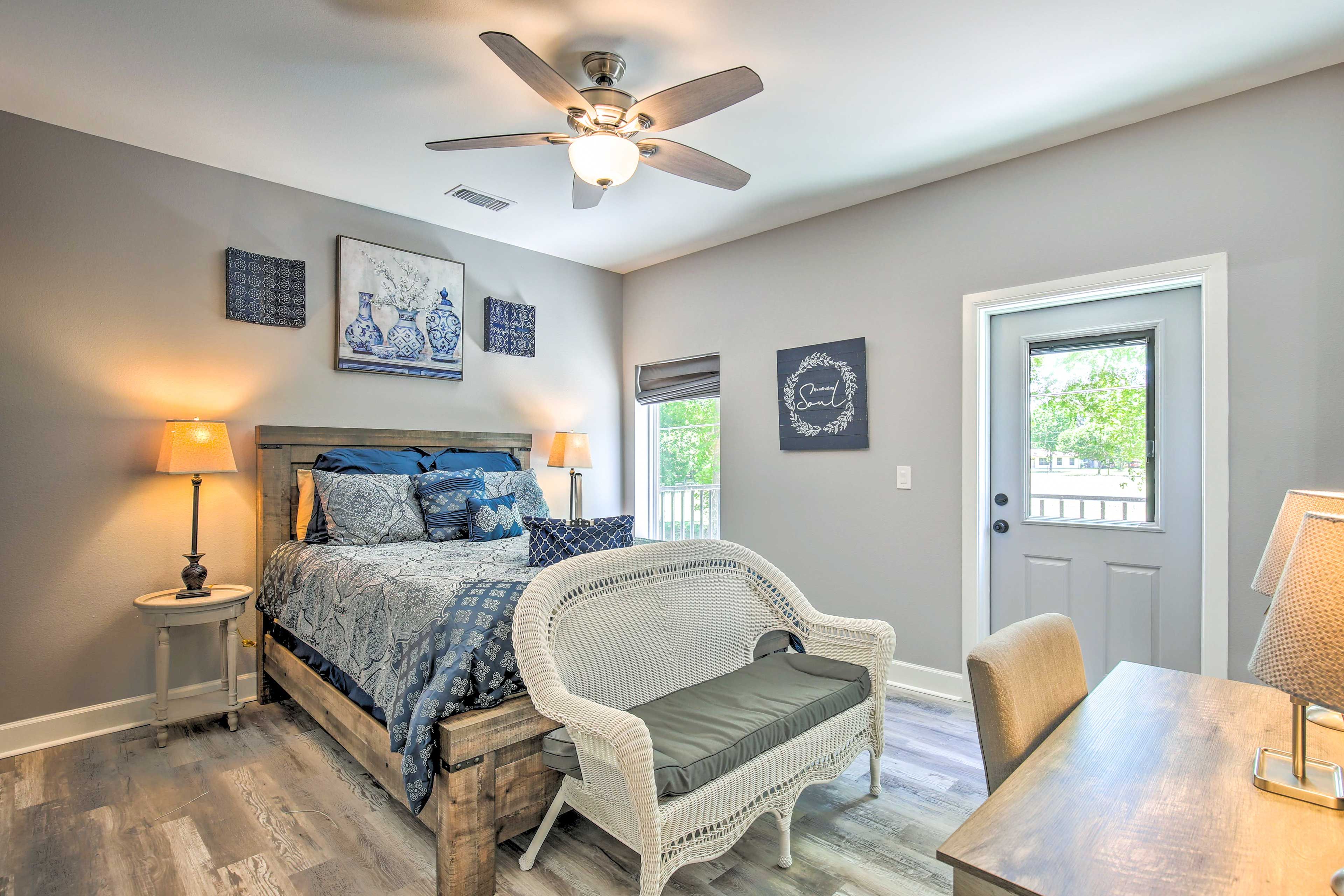 Bedroom 2 | Queen Bed | Main Level | En-Suite Bathroom