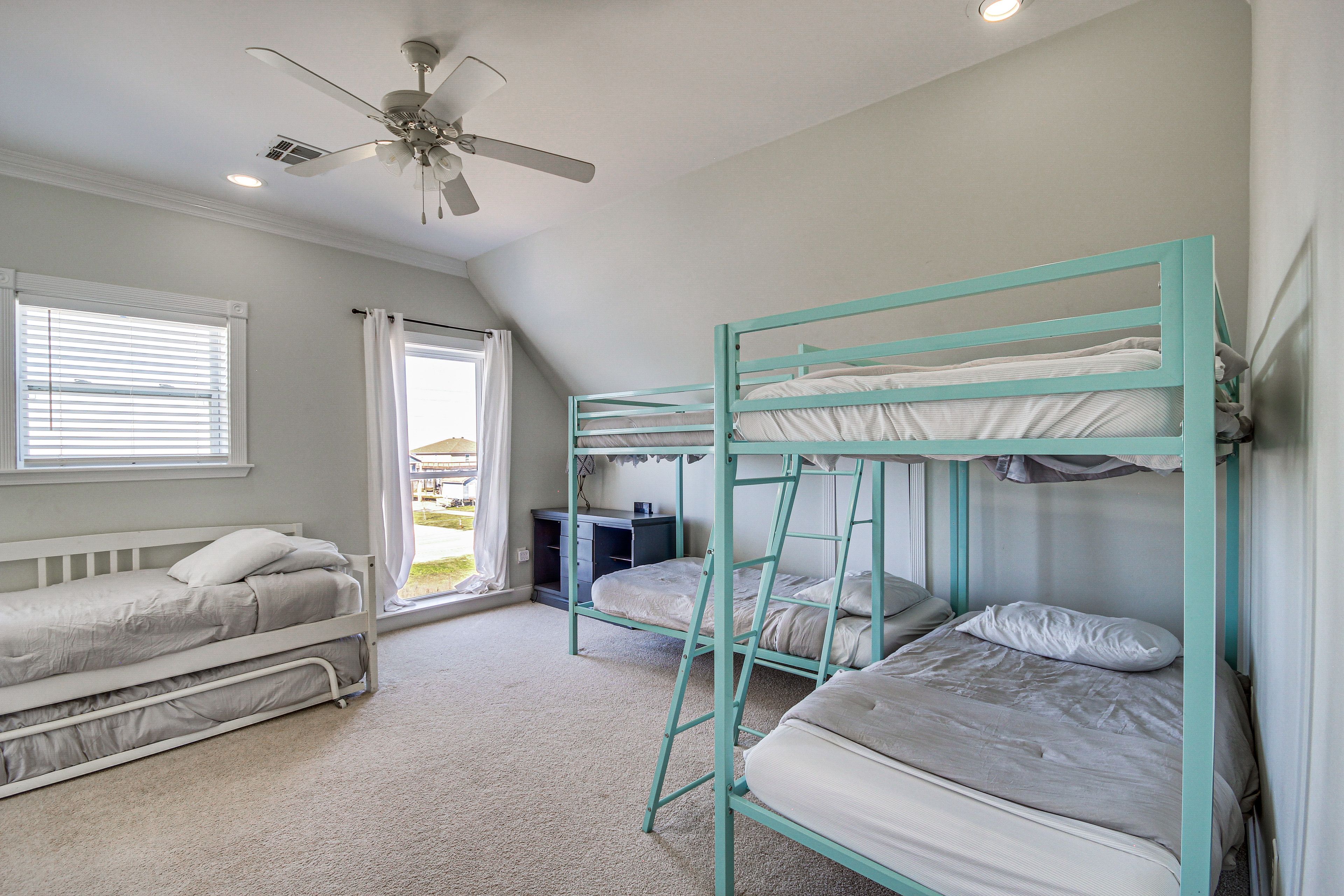 Bedroom 2 | 2nd Floor | 2 Twin Bunk Beds | Twin Daybed w/ Twin Trundle