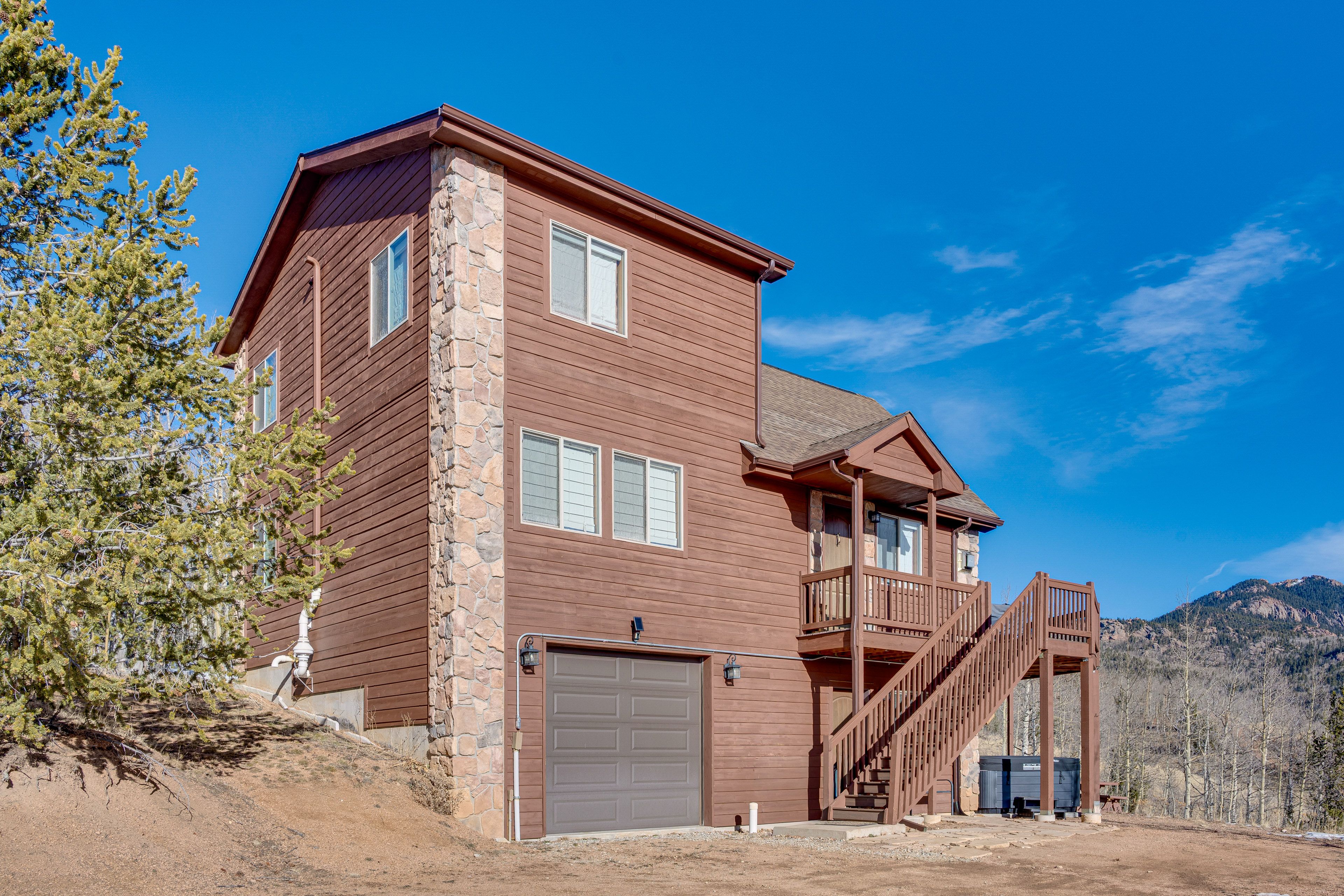 Parking | Driveway (4 Vehicles) | Seasonal RV Parking | 4WD Necessary in Winter