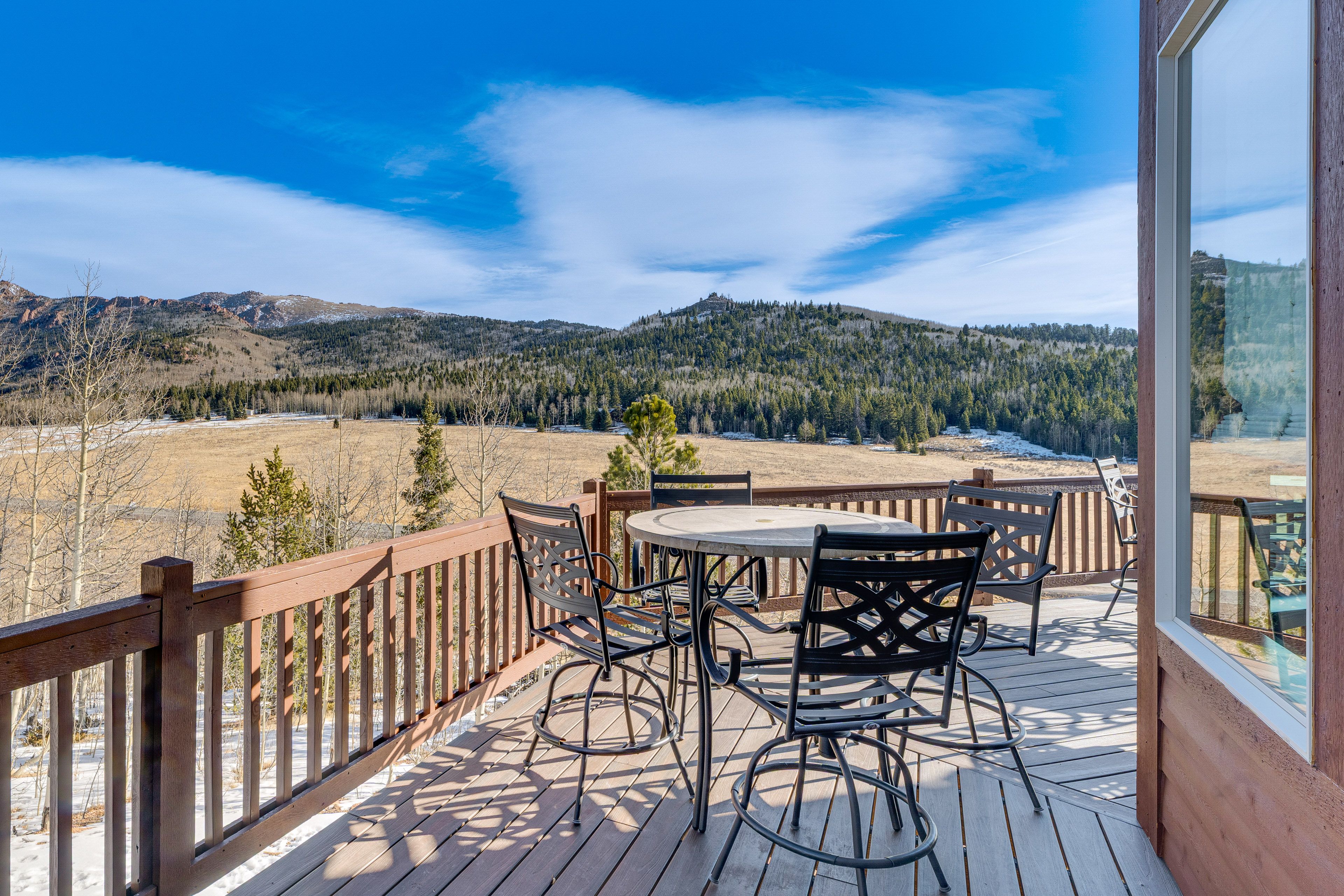 Furnished Deck | Outdoor Dining | Gas Grill | Mountain Views