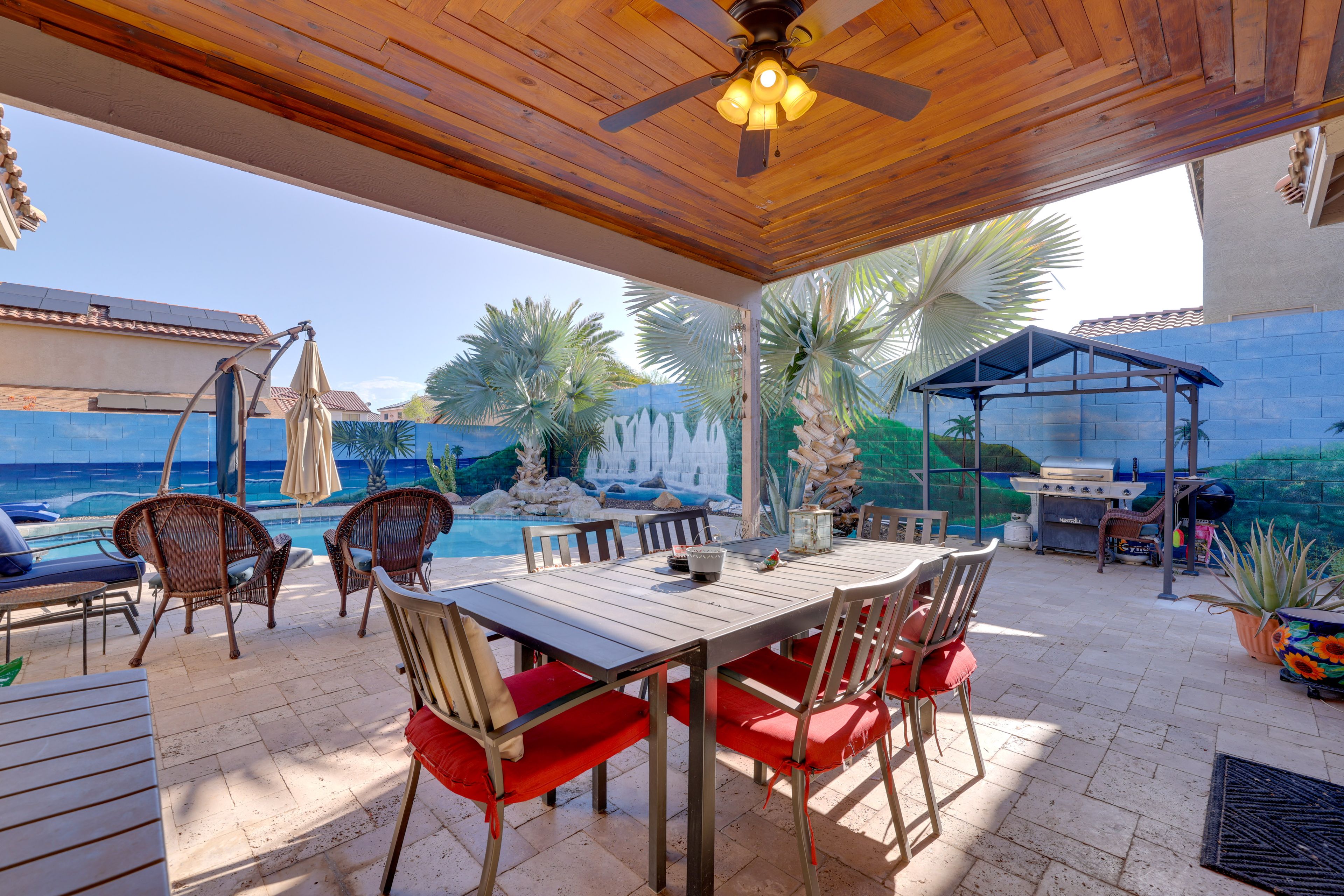 Covered Patio | Outdoor Dining | Gas Grill