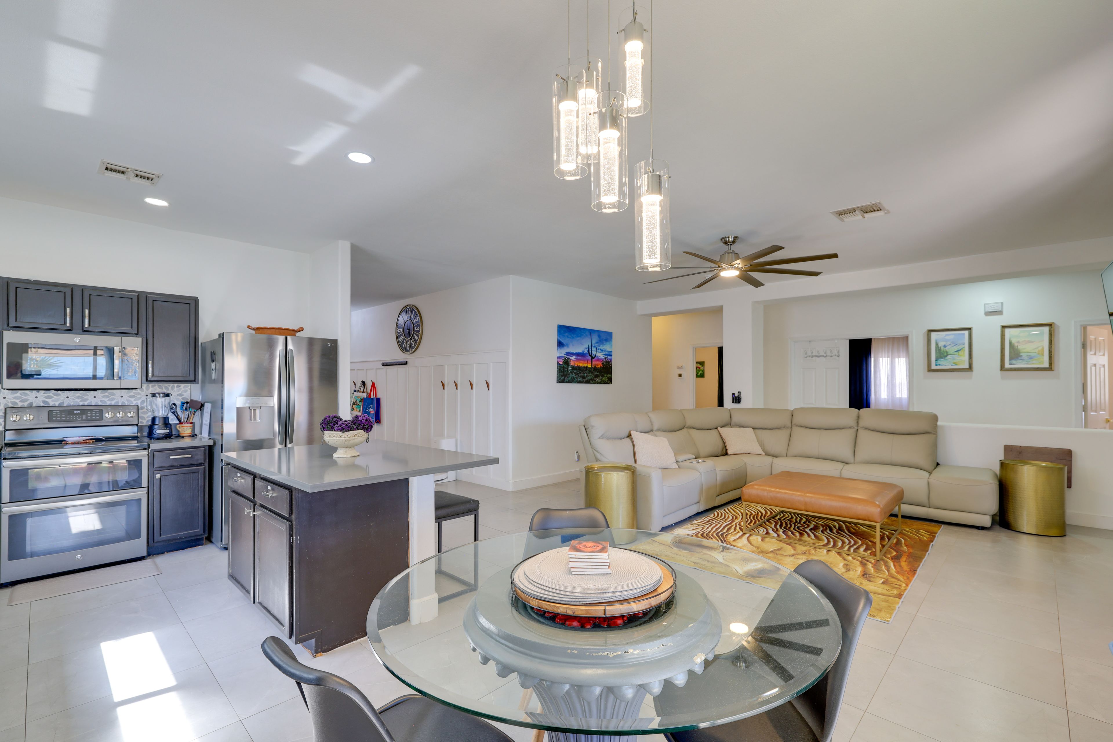 Dining Area | Dishware & Flatware Provided