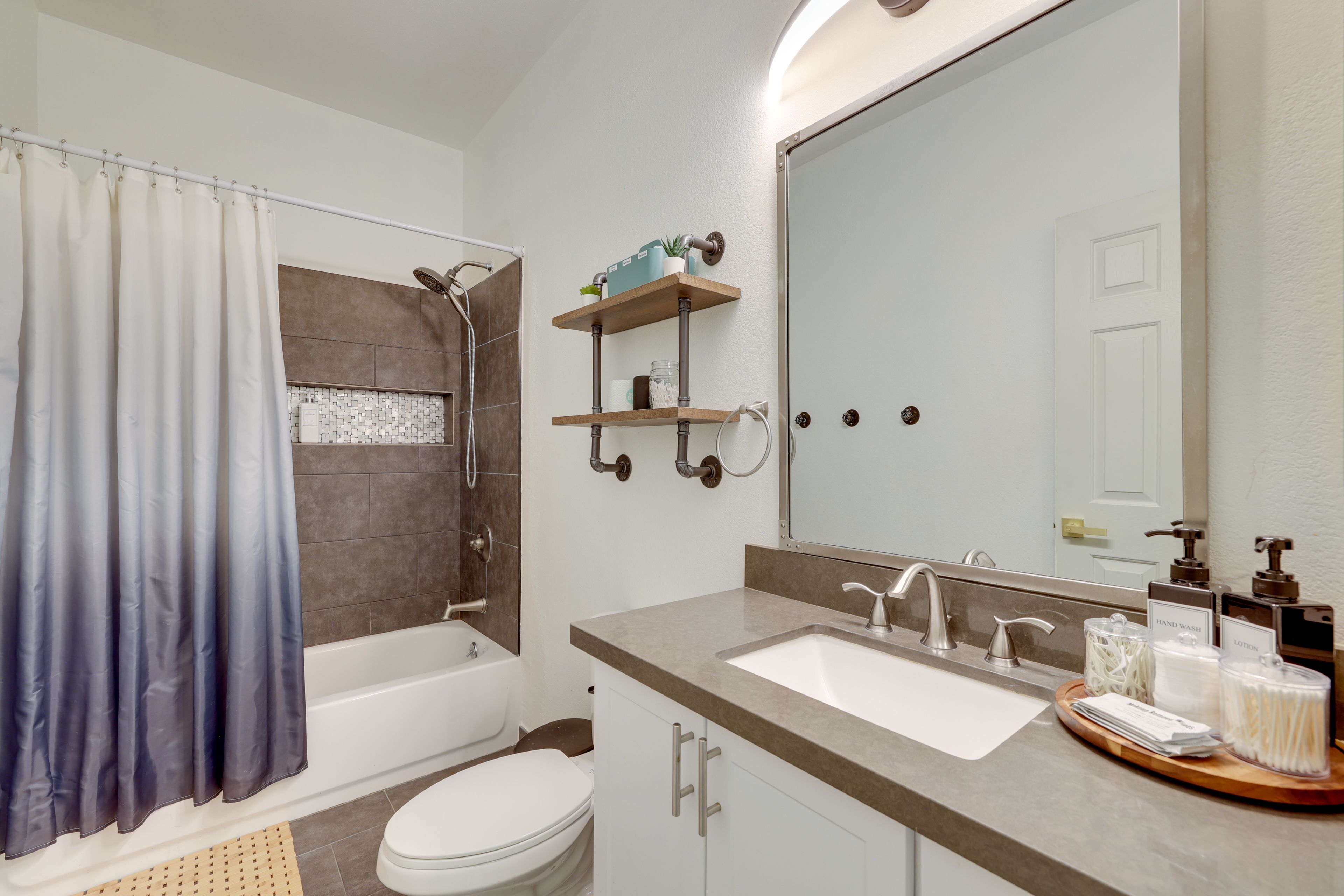 Bathroom | Linens & Towels Provided