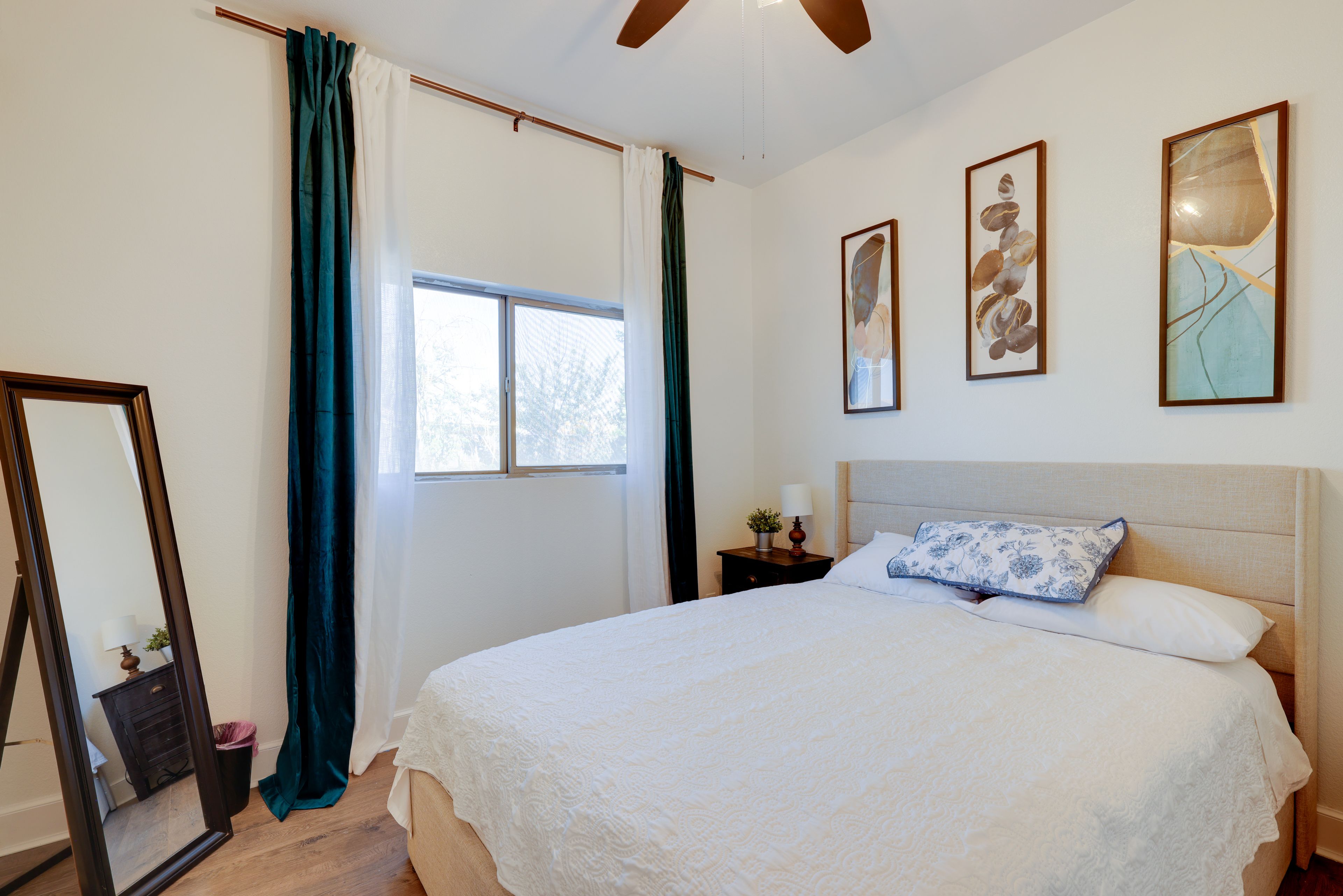 Bedroom 4 | Queen Bed