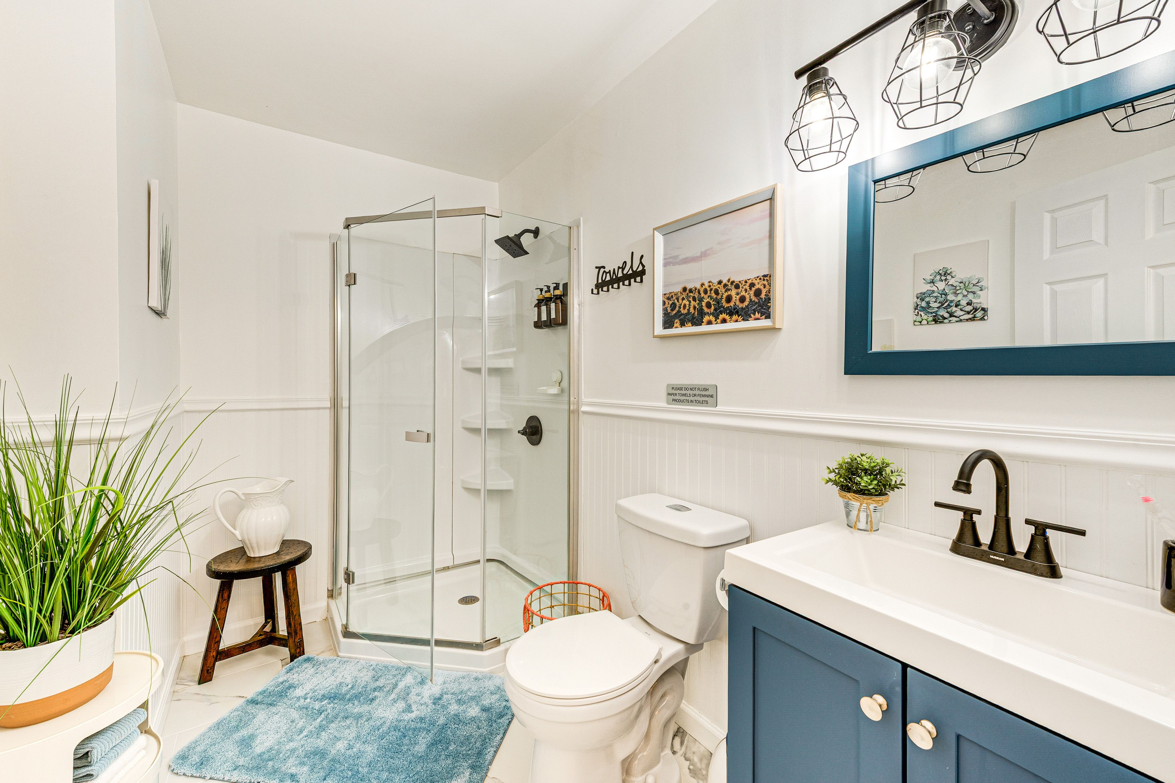 Full Bathroom | Complimentary Toiletries