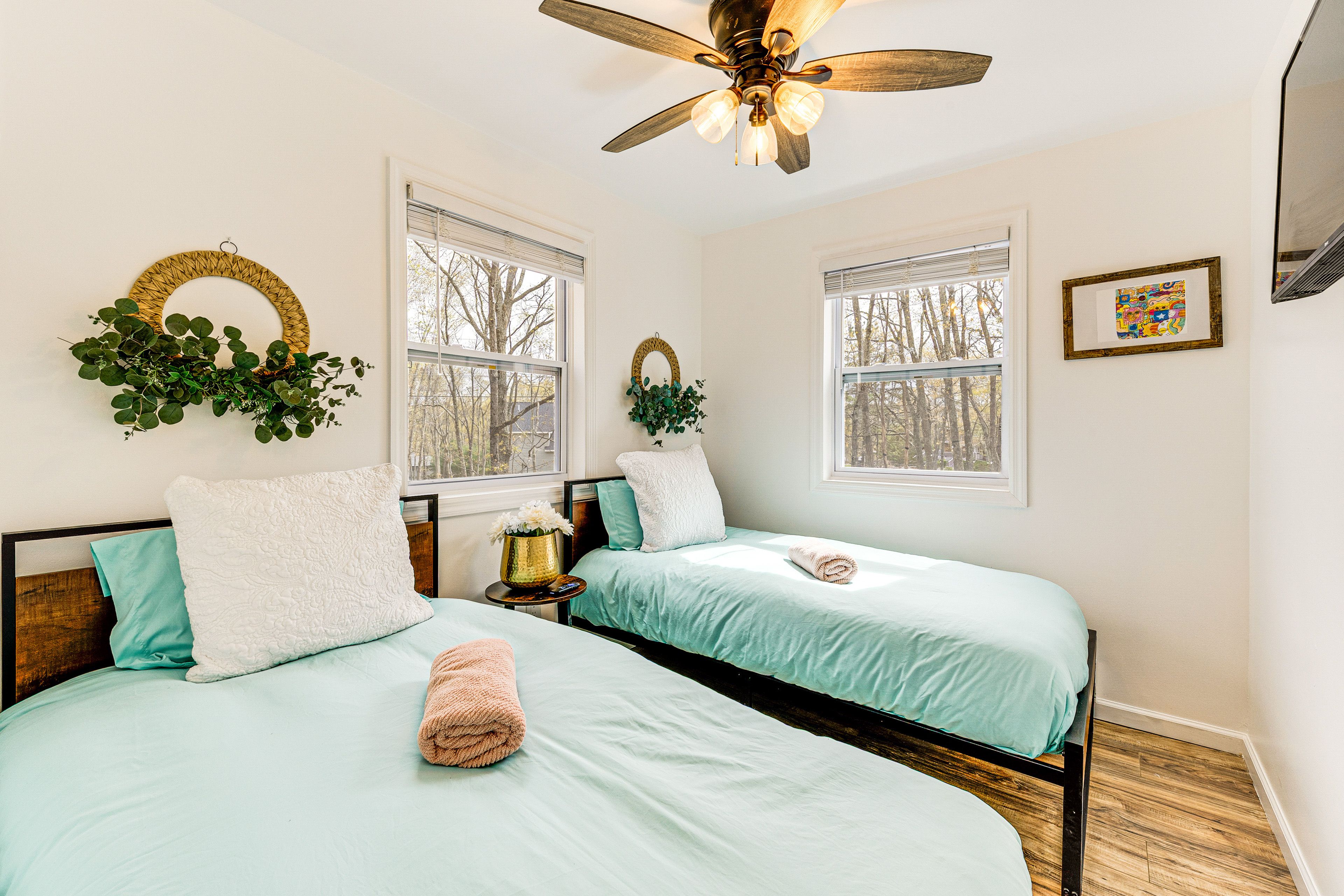Bedroom 3 | 2 Twin Beds | 1st Floor