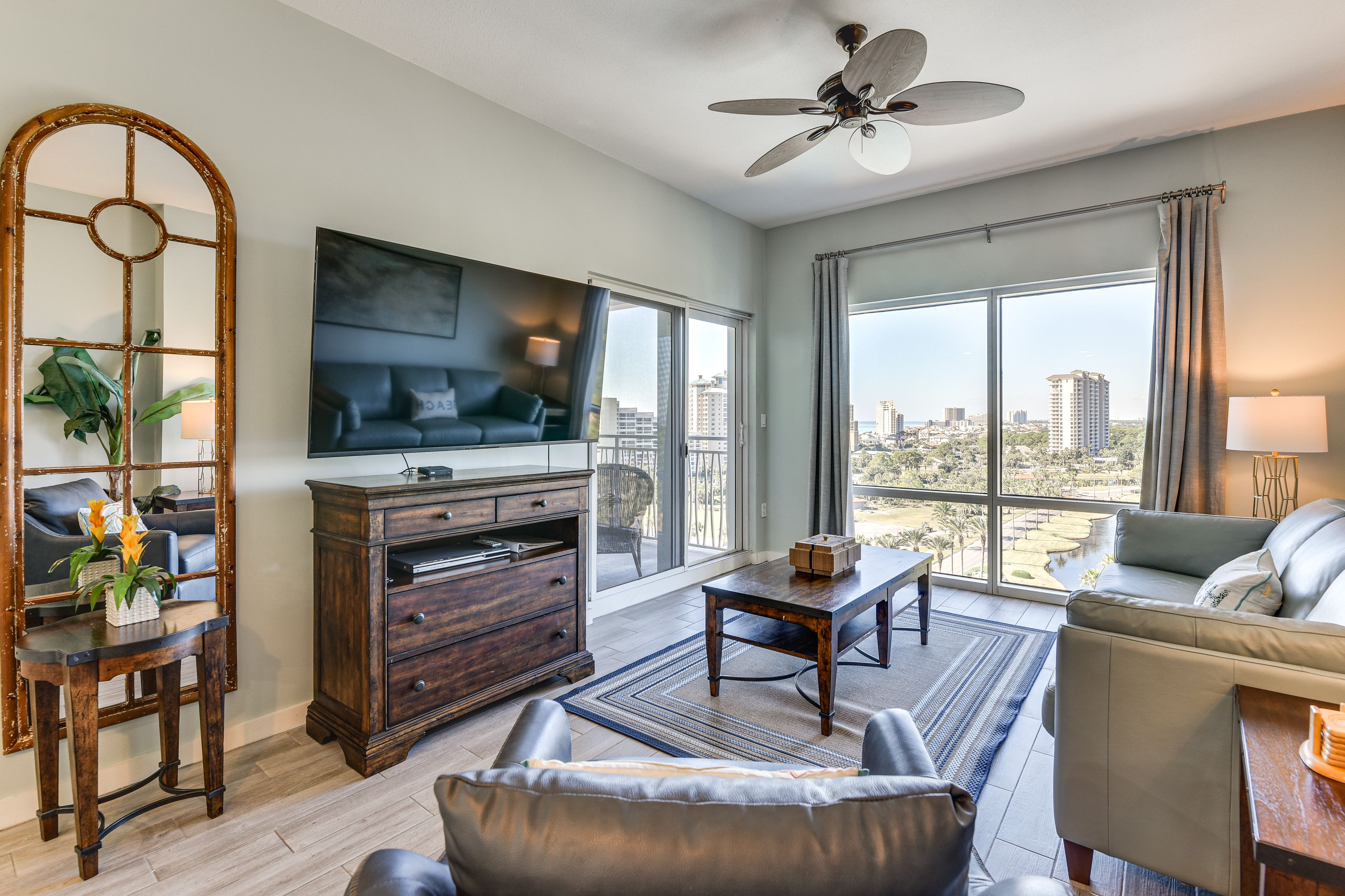 Living Room | Free WiFi | Central Heating & A/C