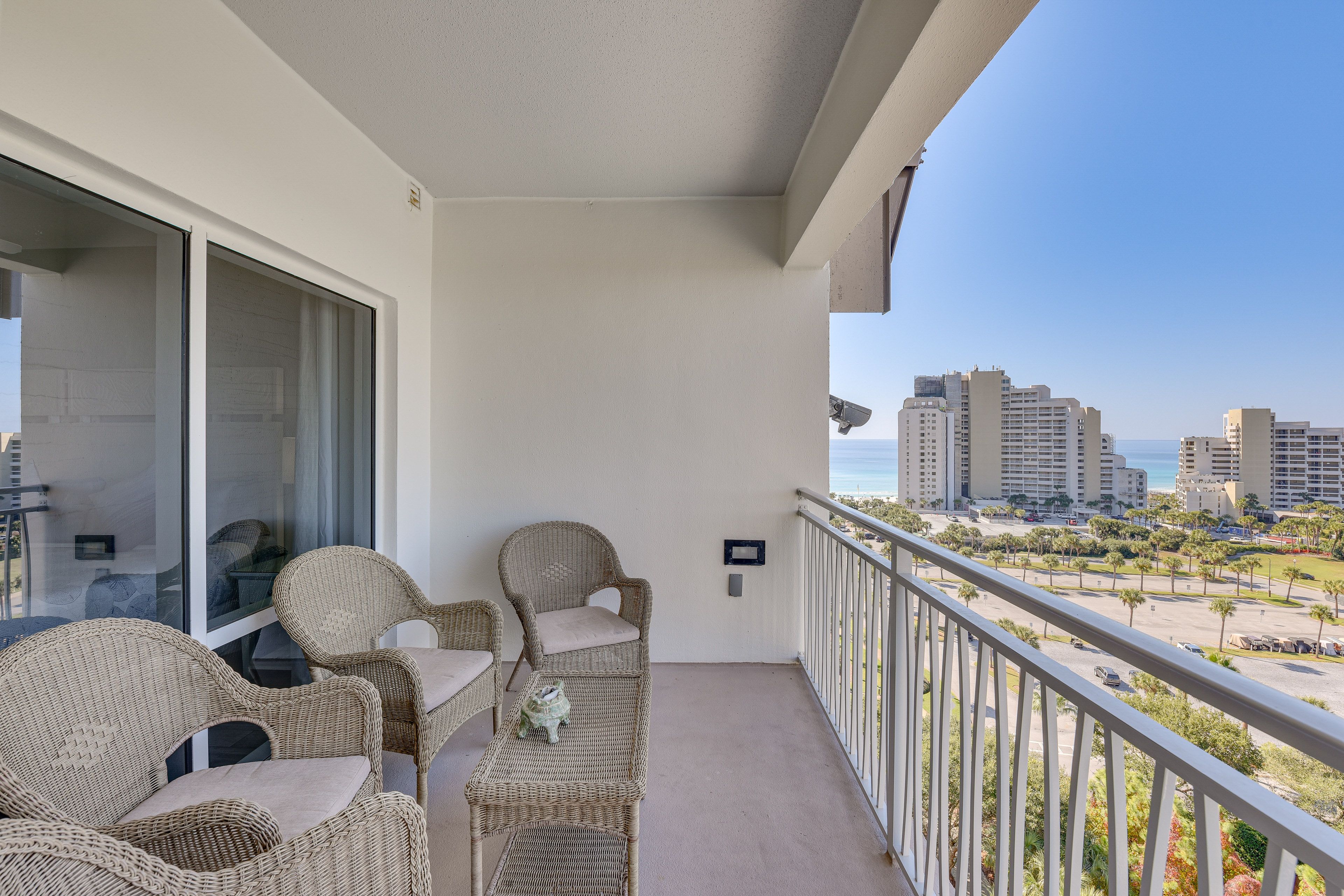 Balcony | 9th-Floor Condo | Keyless Entry