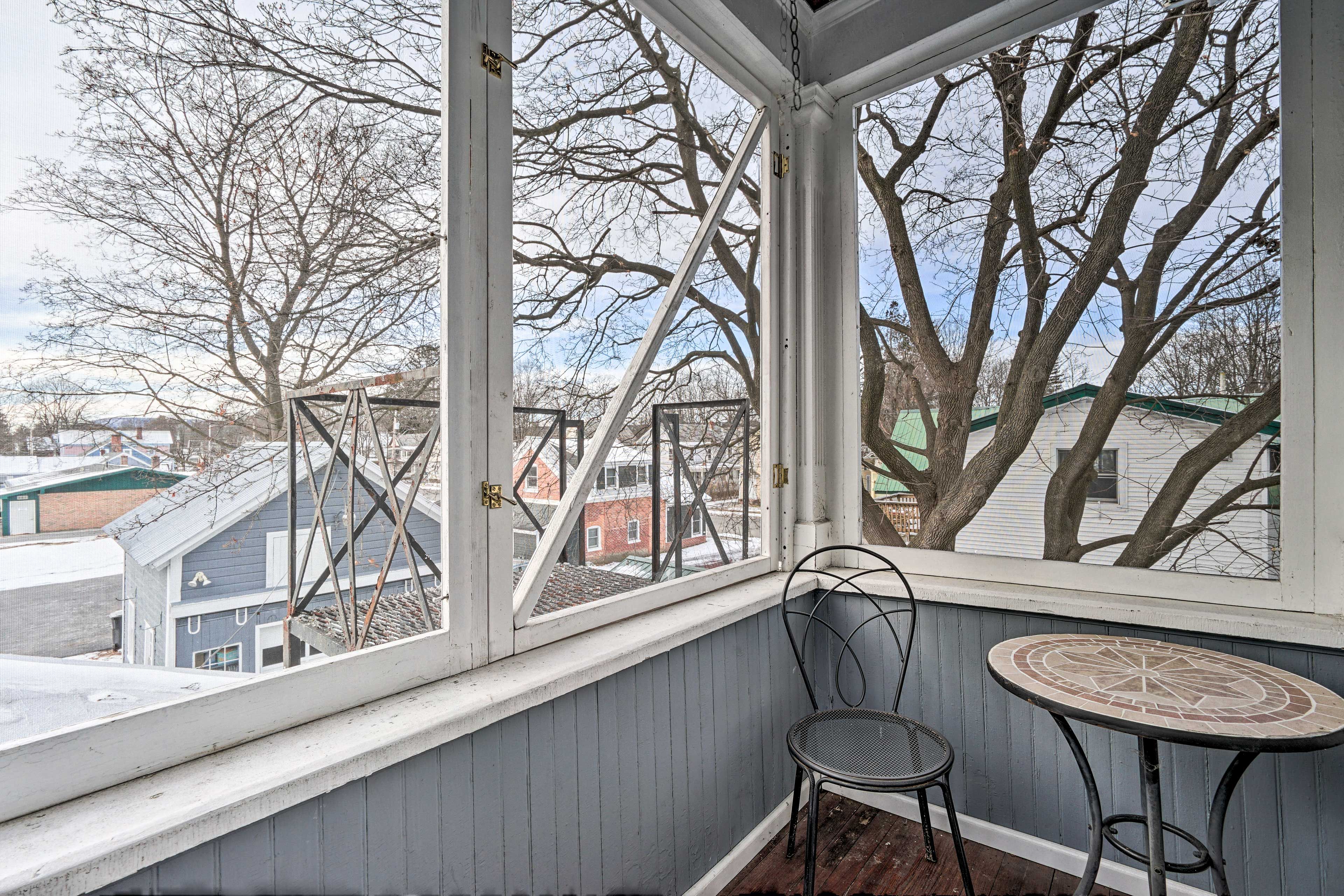 Private Screened-in Balcony