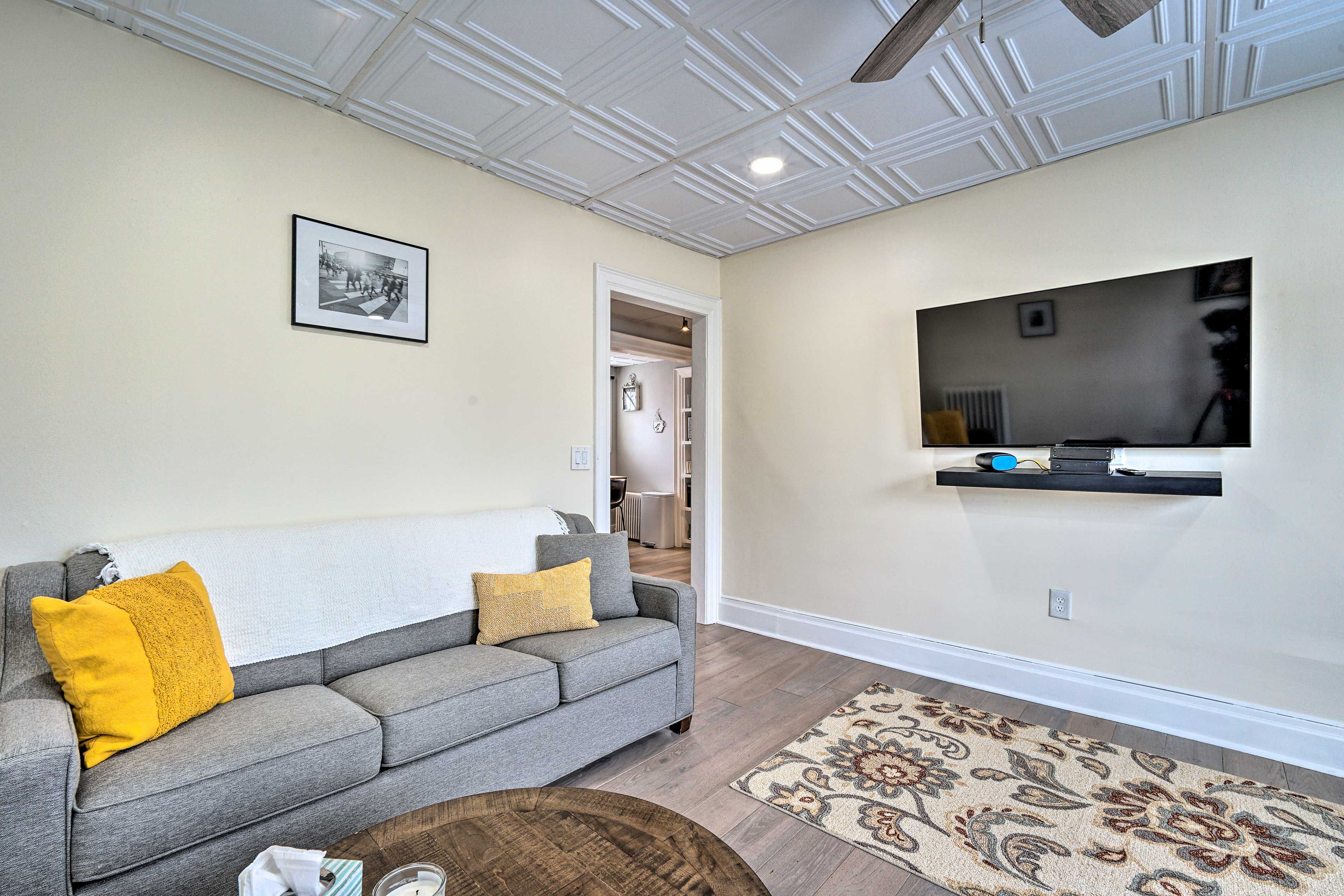 Living Area | Queen Sleeper Sofa
