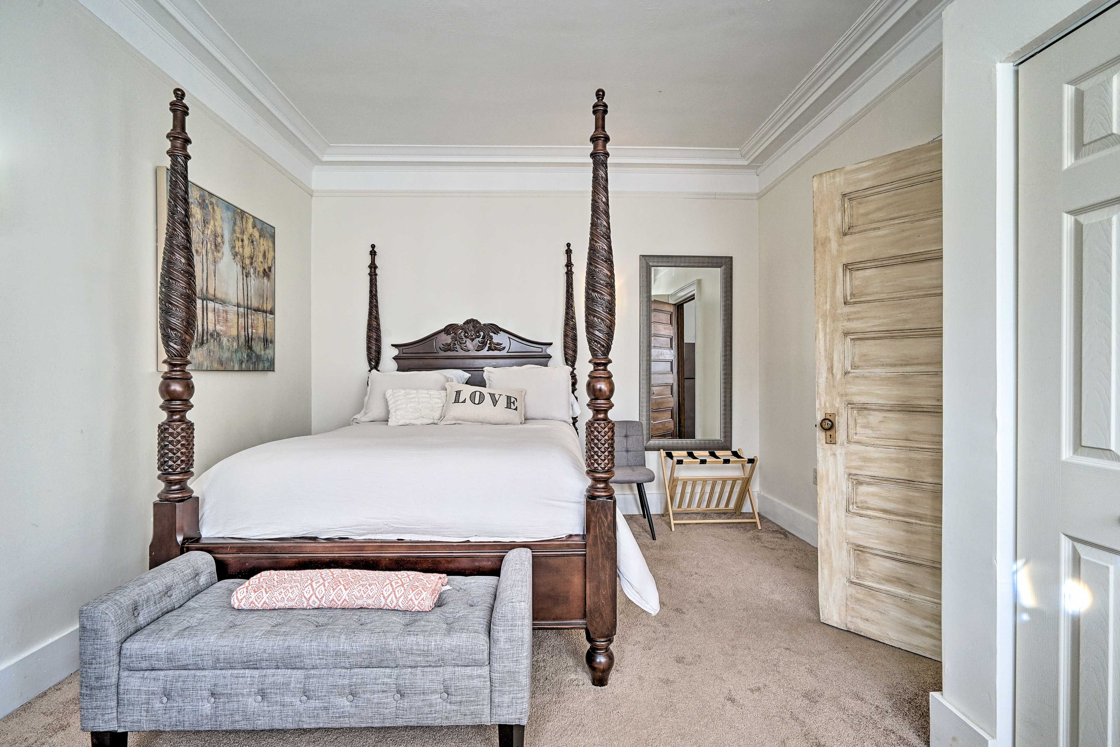 Bedroom | En-Suite Bathroom