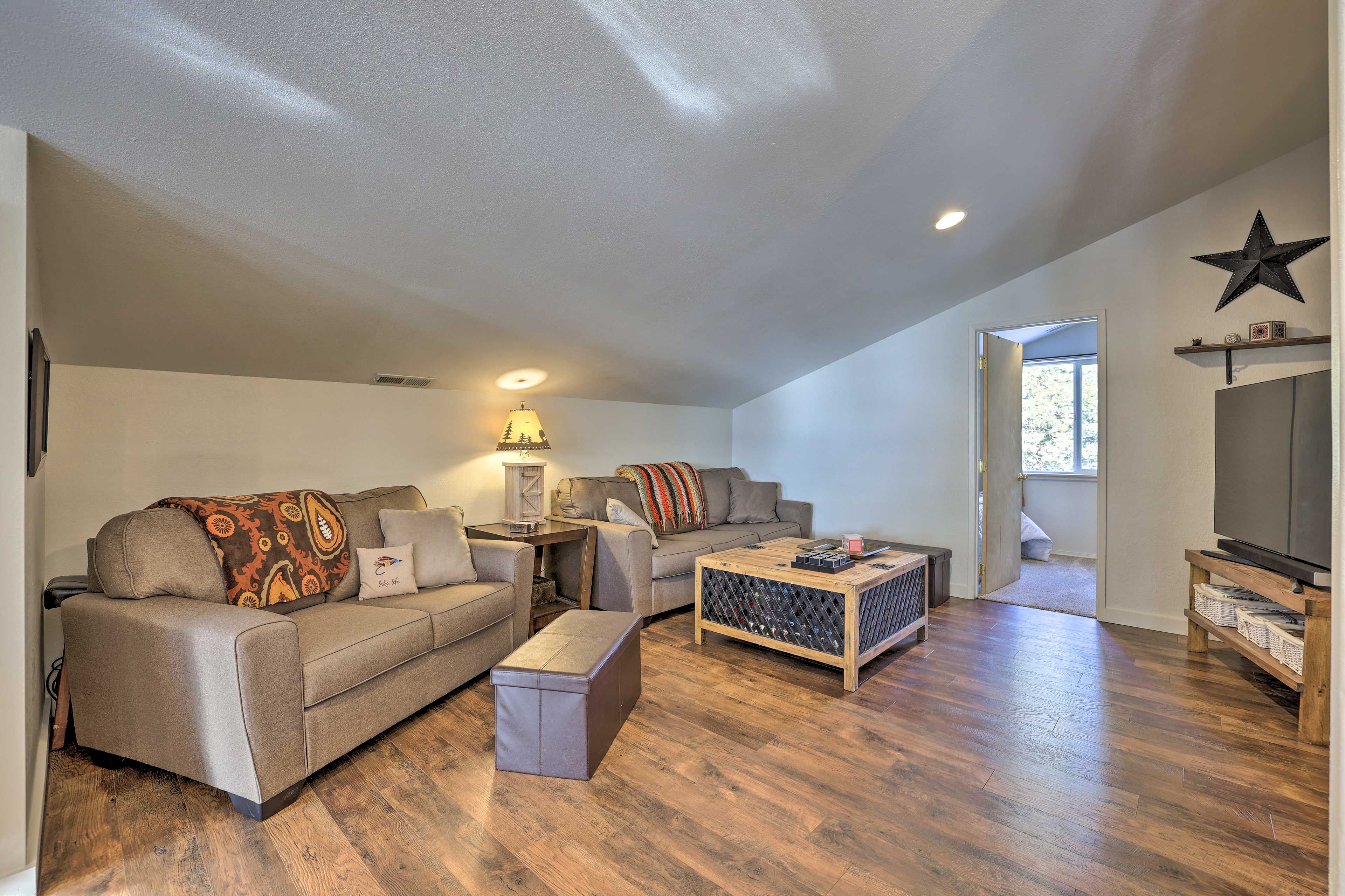Living Room | Main Floor | Smart TV w/ Cable