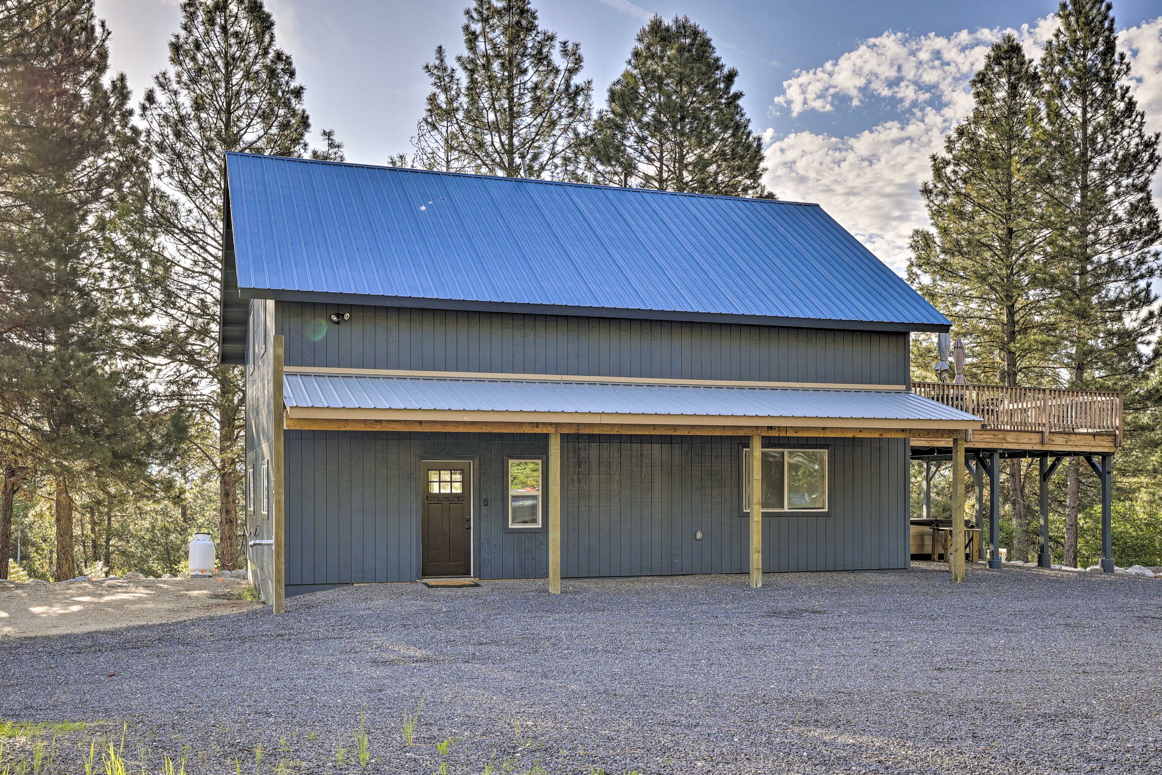 Parking | Driveway (8 Vehicles) | Carport (2 Vehicles) | Trailer/RV Parking