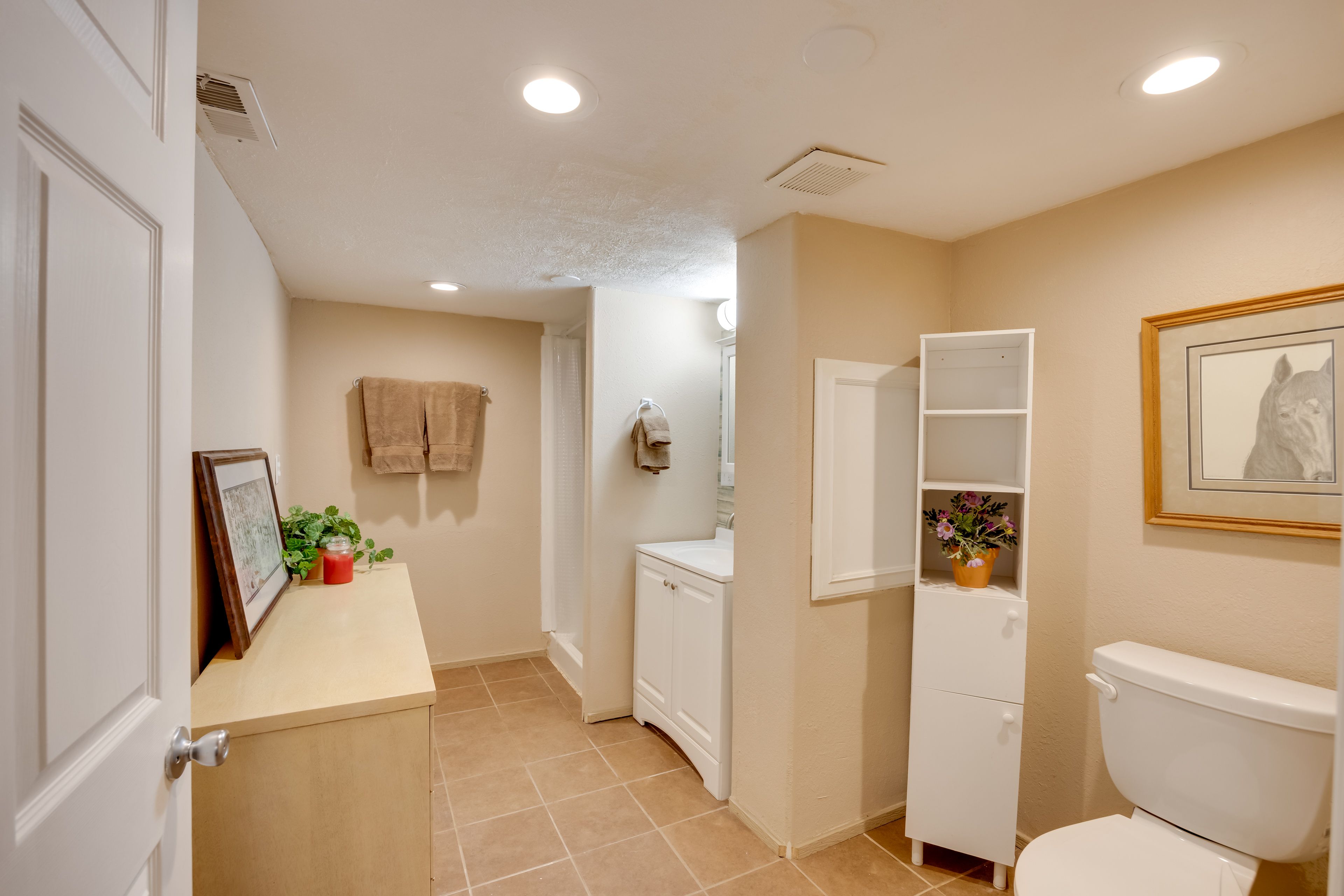 En-Suite Bathroom | Towels Provided | Complimentary Toiletries