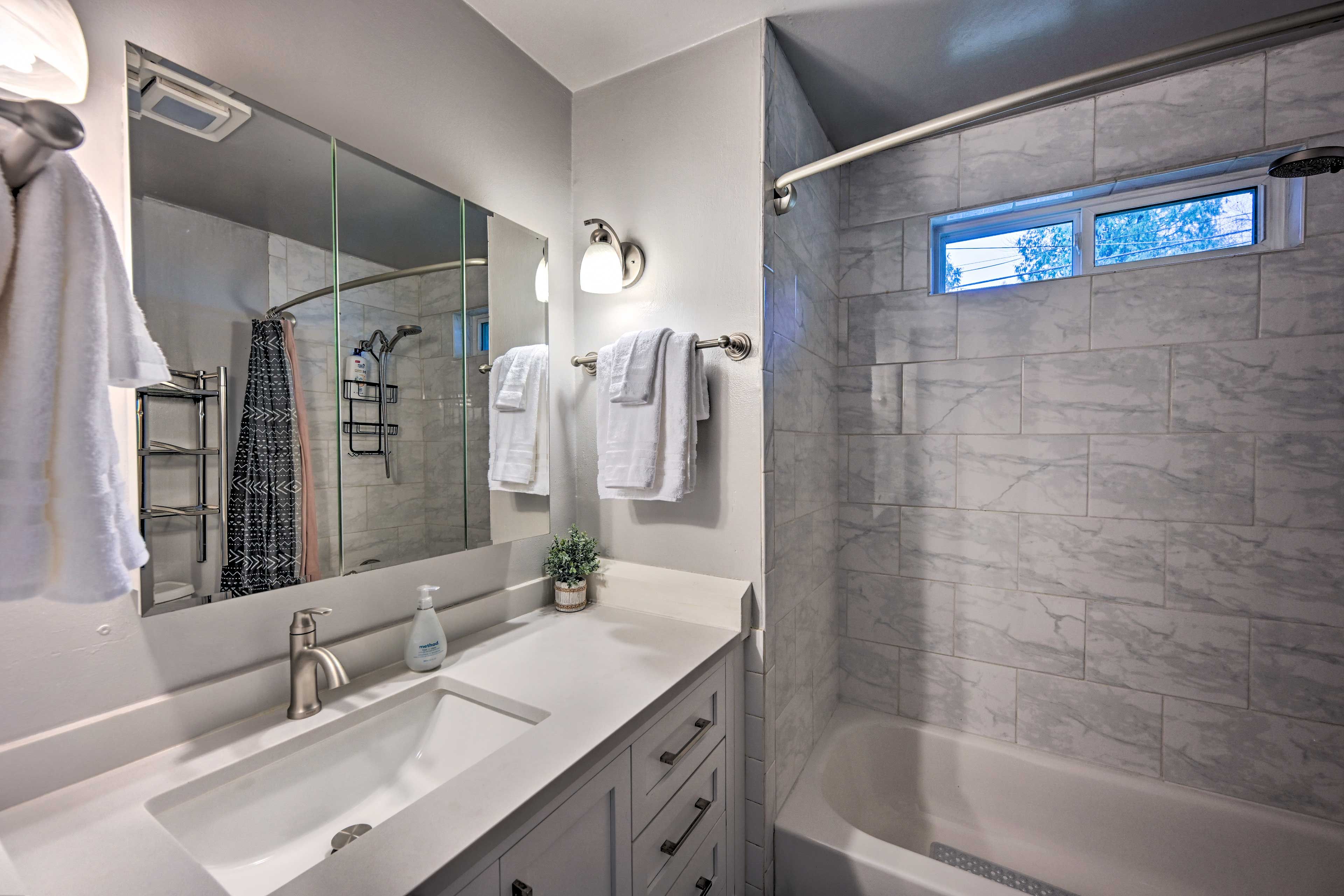 Full Bathroom | Hair Dryer