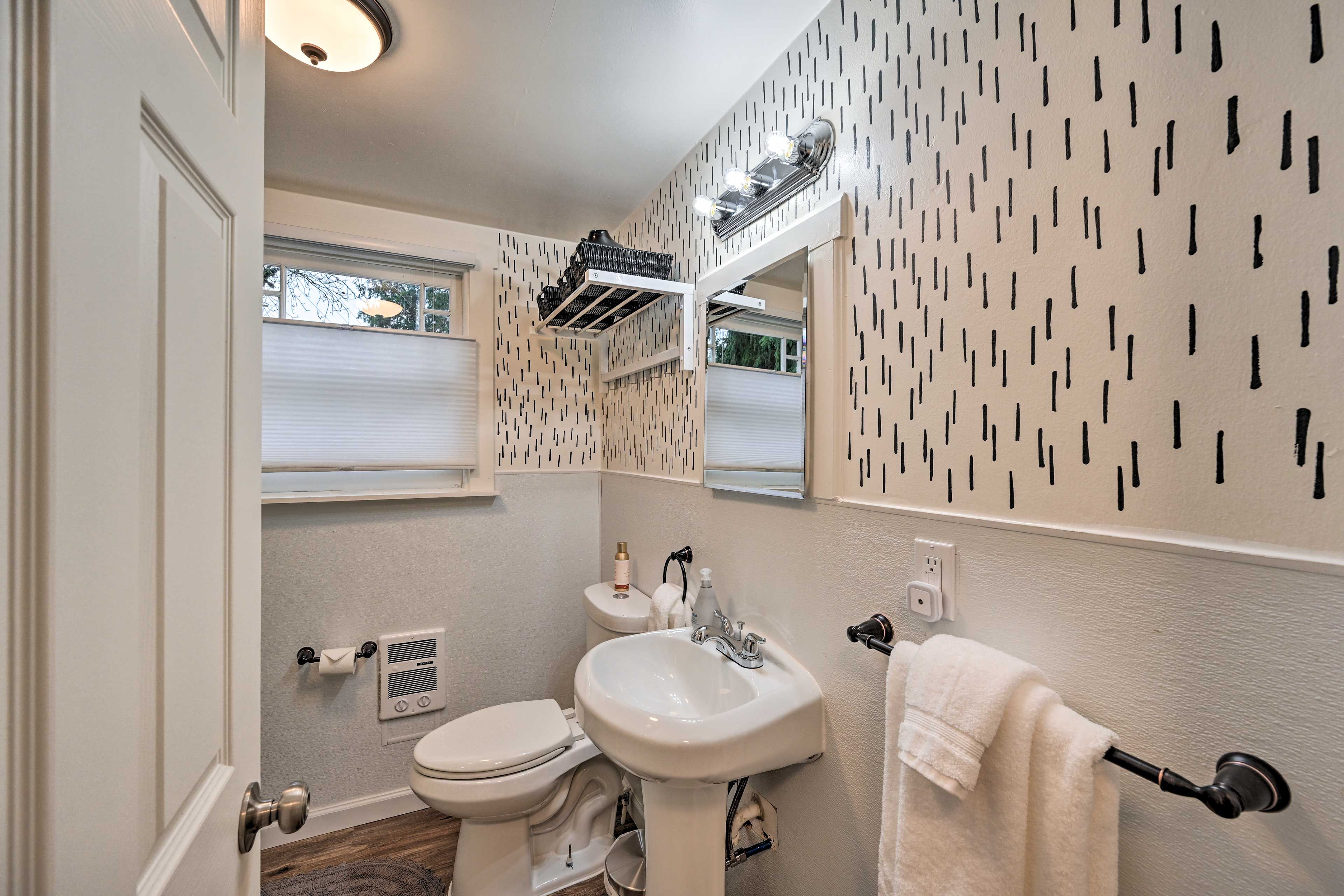 Full Bathroom | Main Floor