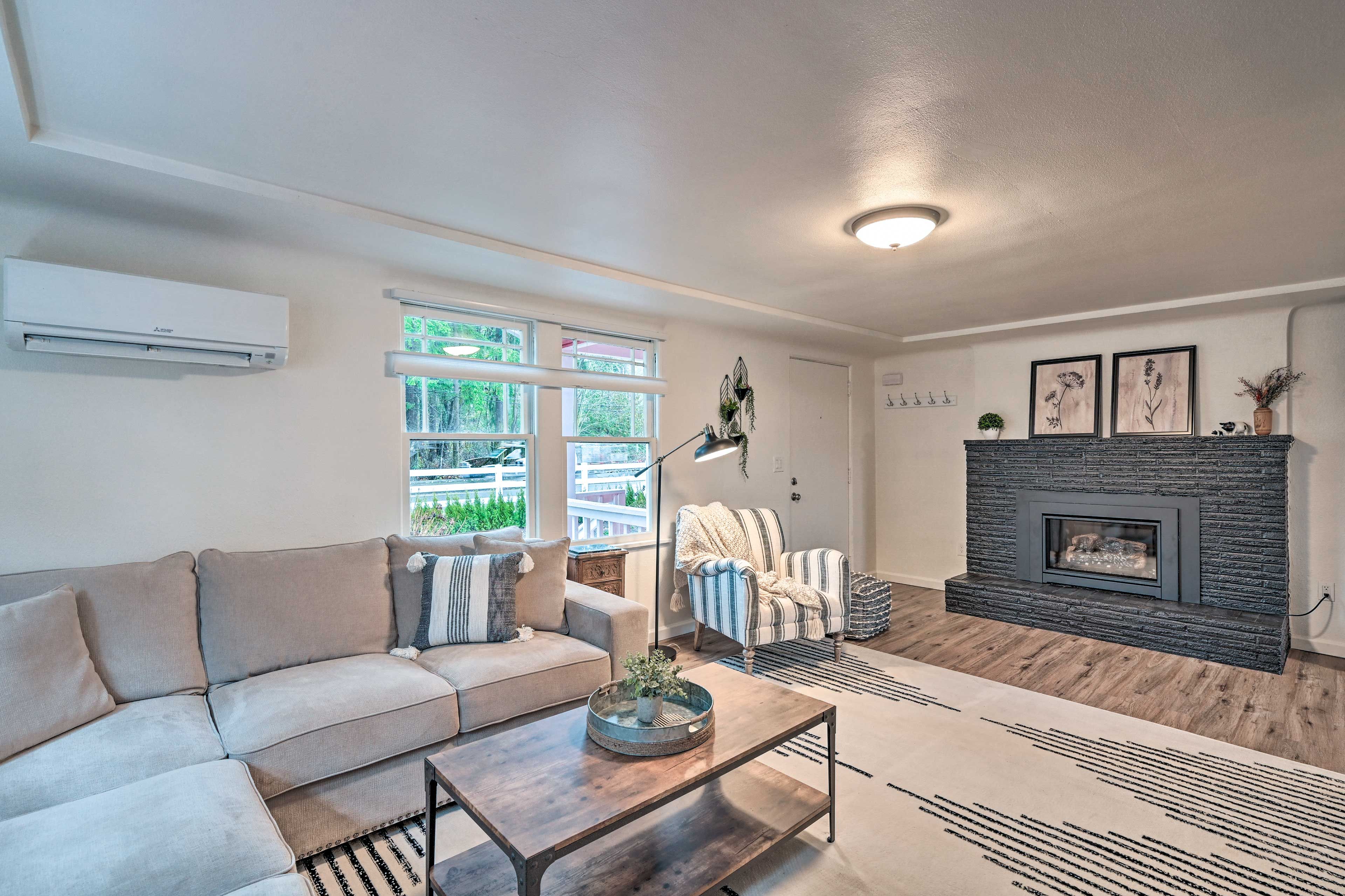 Living Room | Fireplace