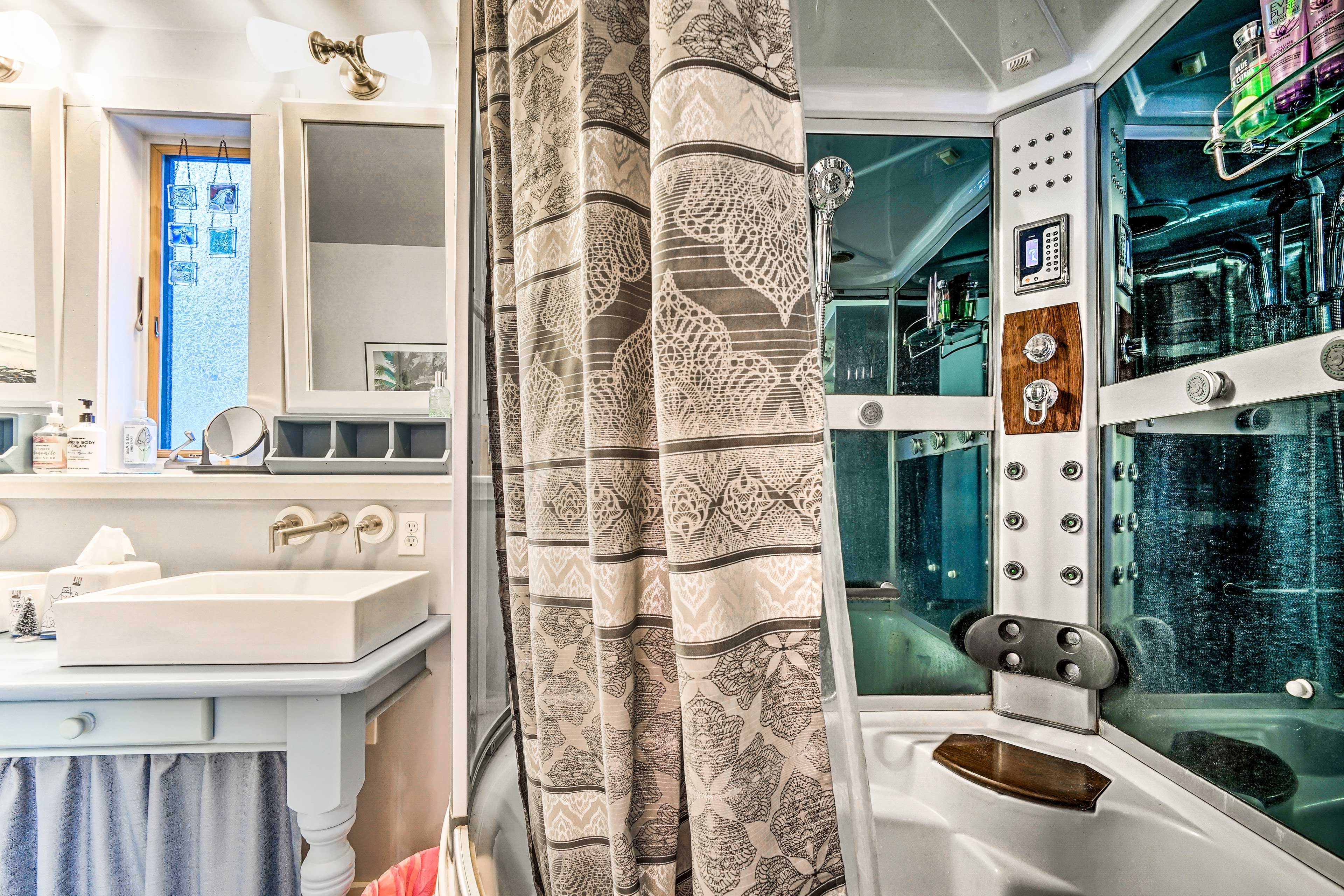 Full Bathroom | Spa Shower