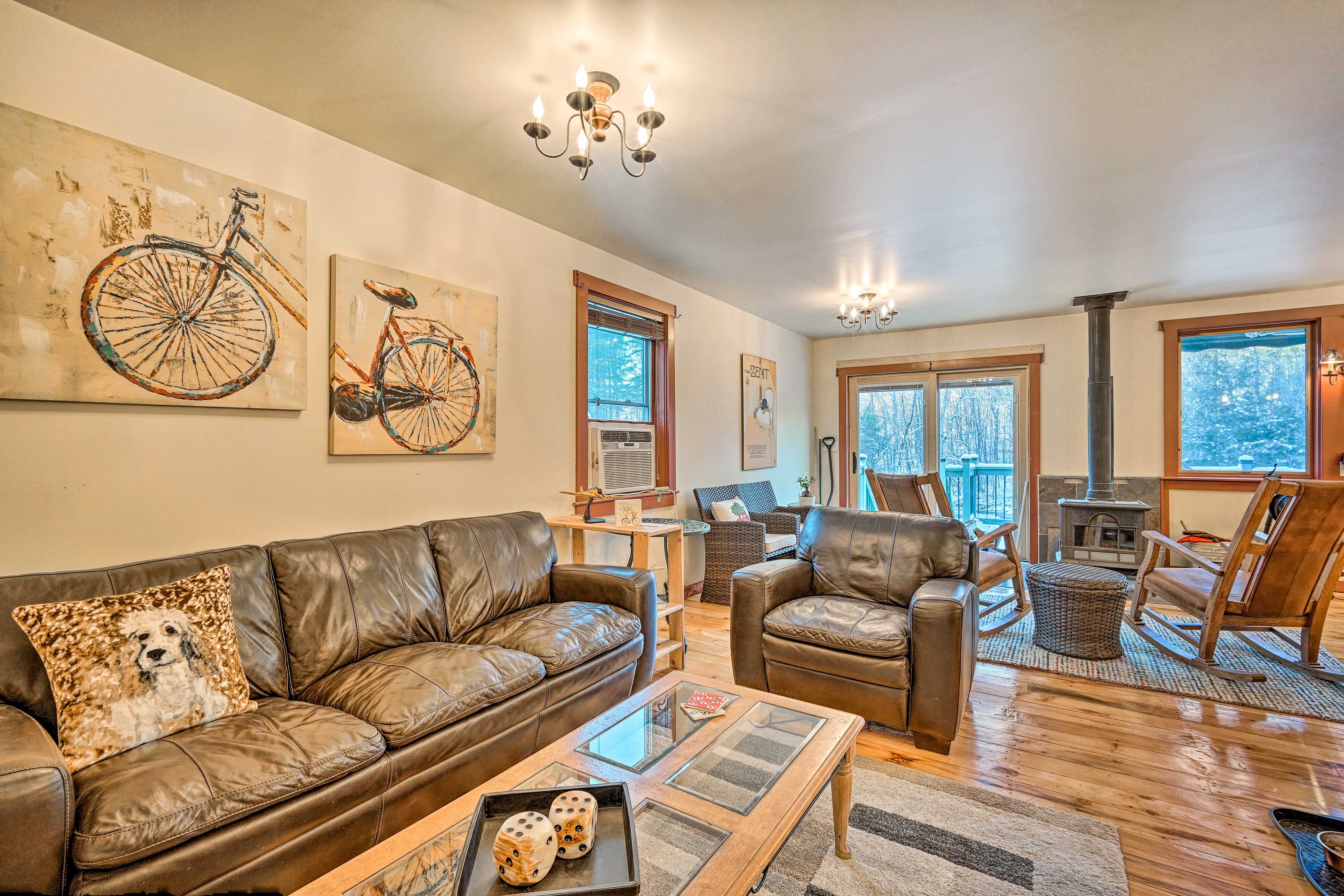 Living Room | Electric A/C & Heat