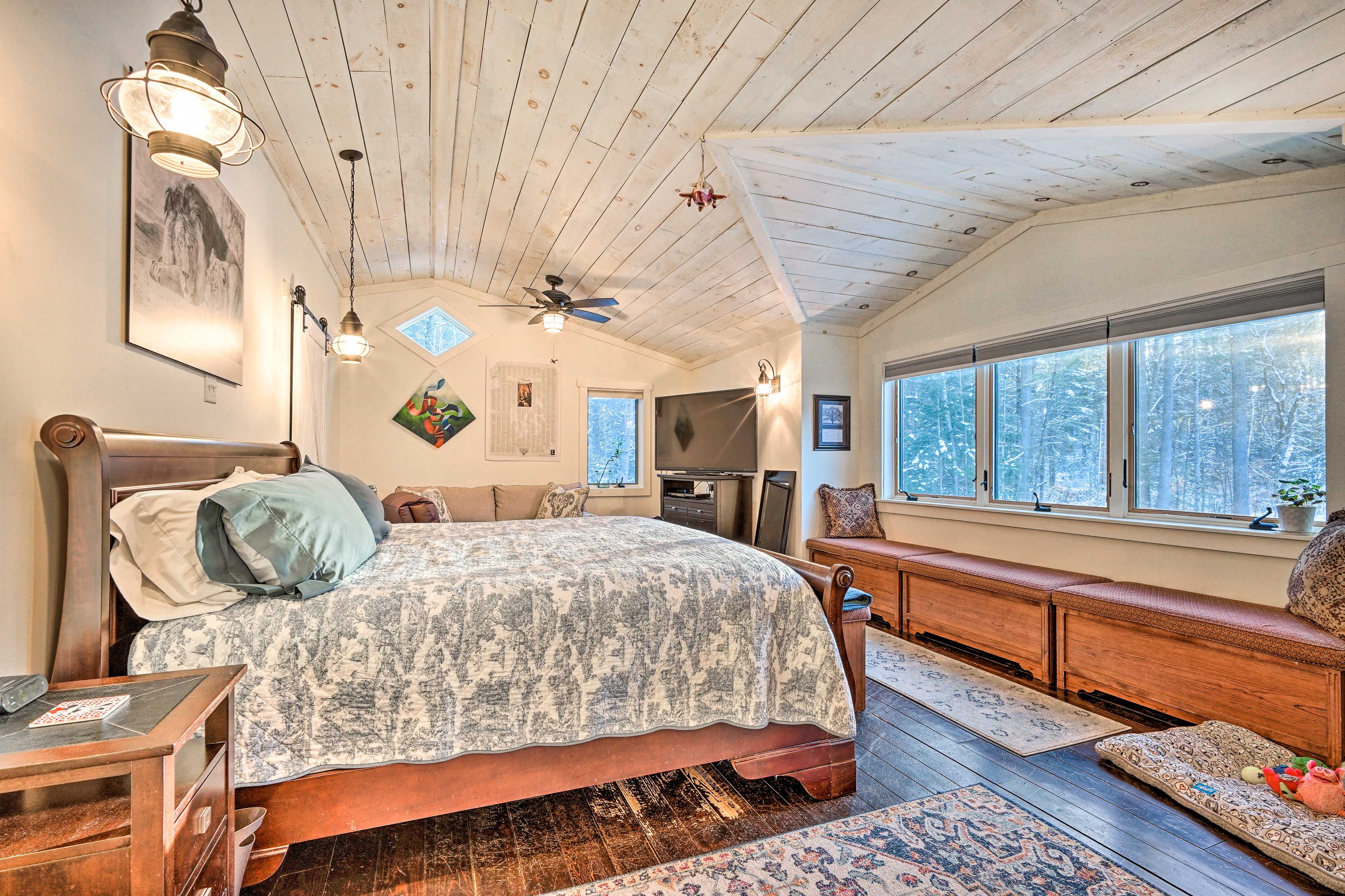 Bedroom 1 | King Bed