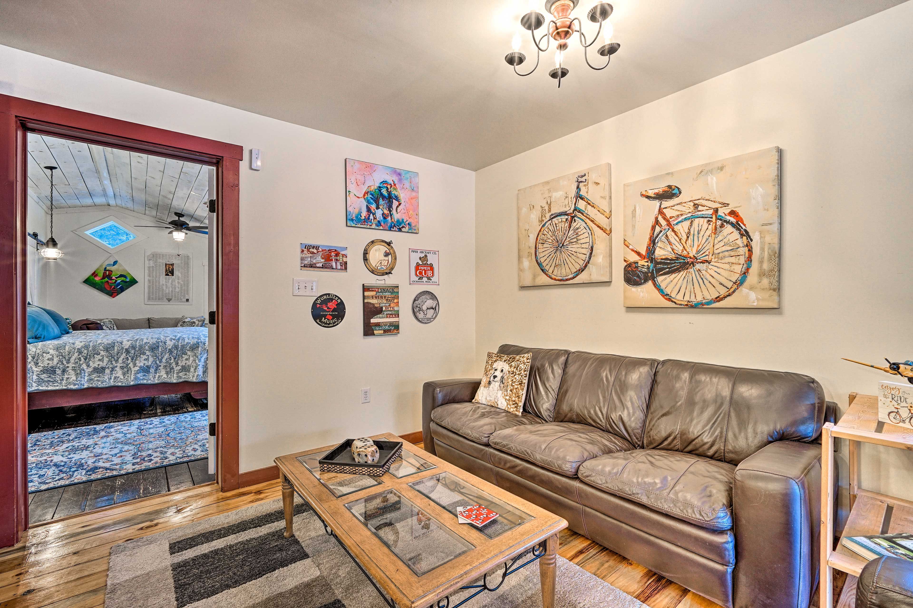 Living Room | Free WiFi