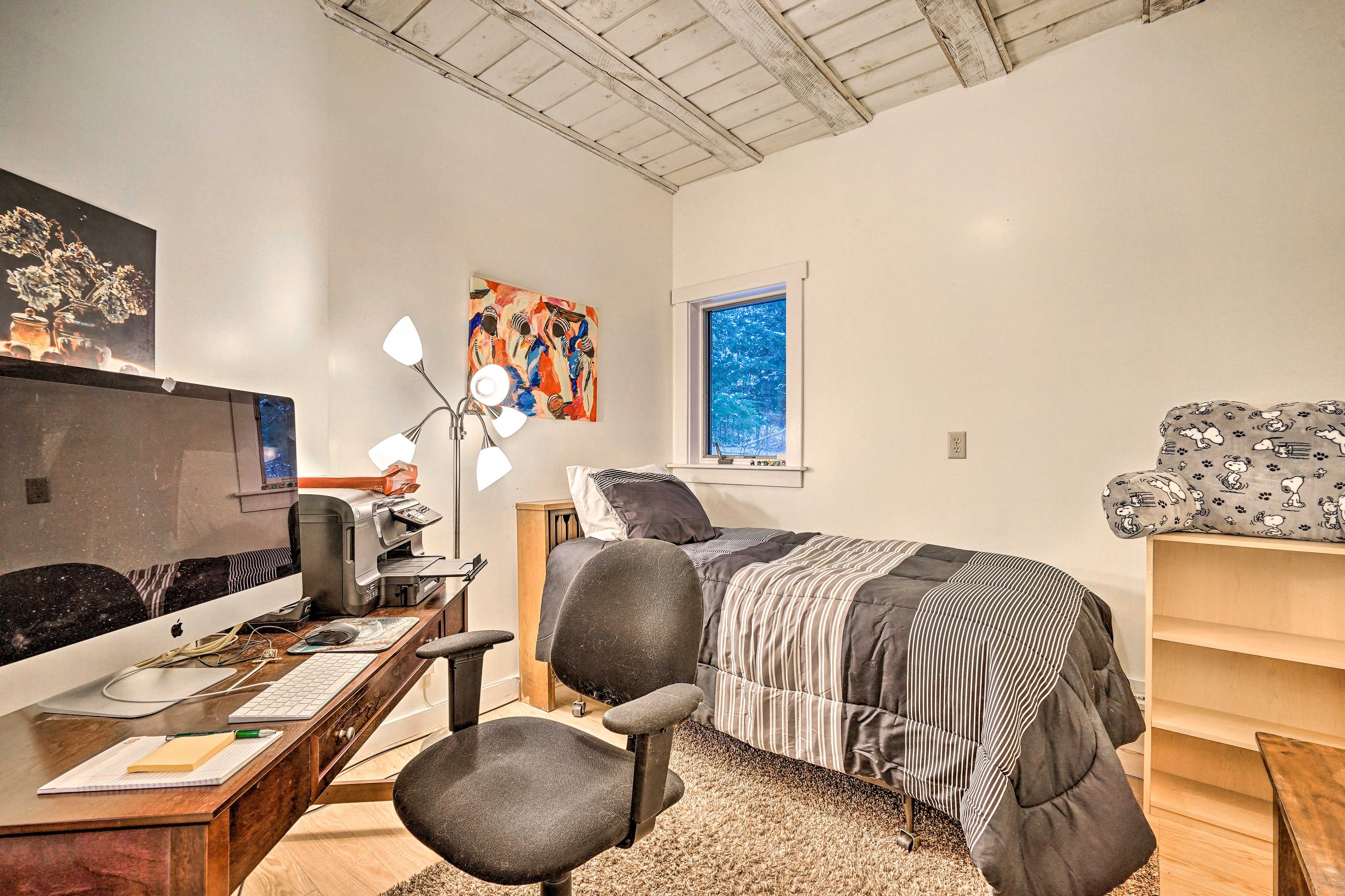 Bedroom 3 | Twin Bed