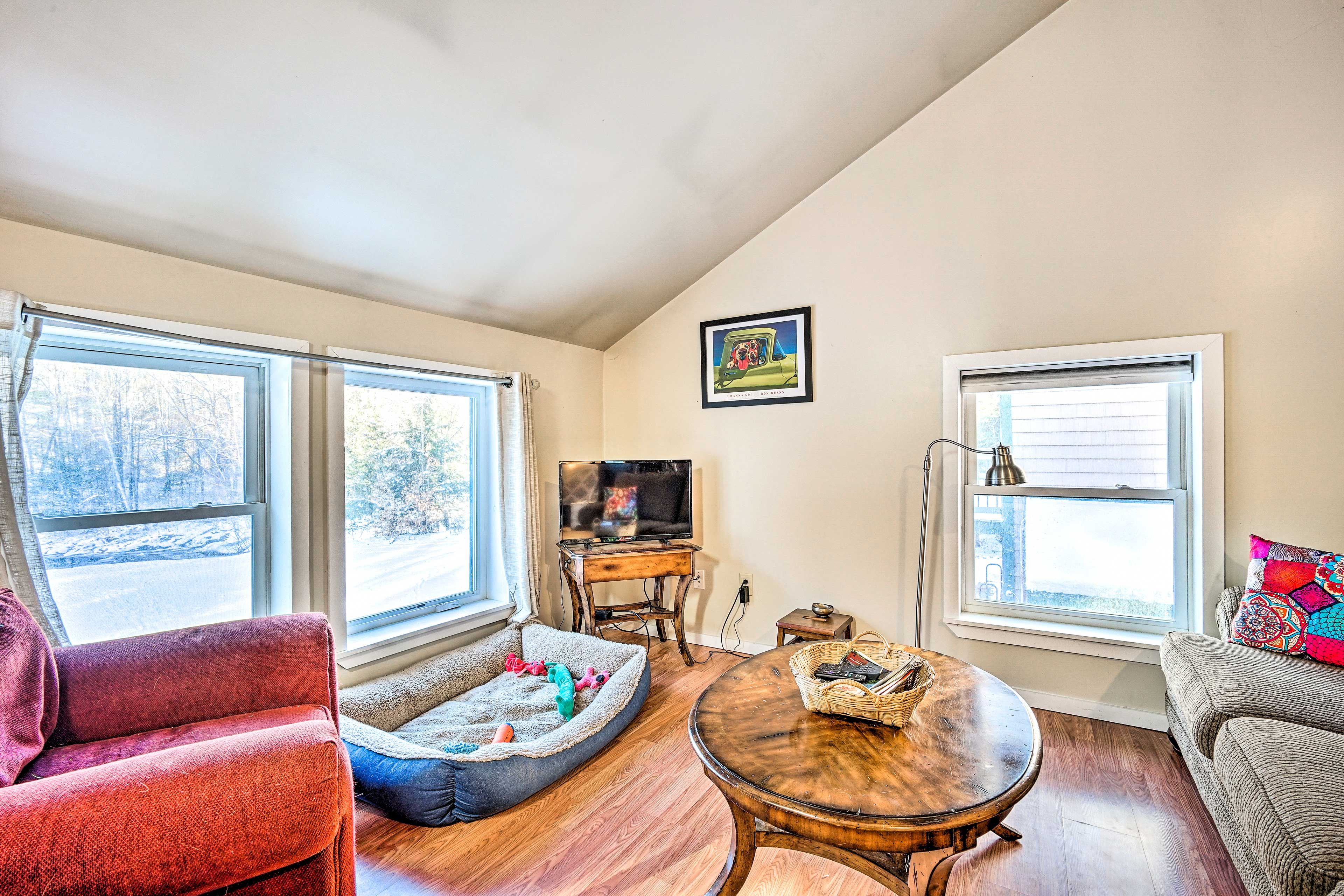 Clarendon Vacation Rental | Studio | 1BA | 728 Sq Ft | Access Only By Stairs